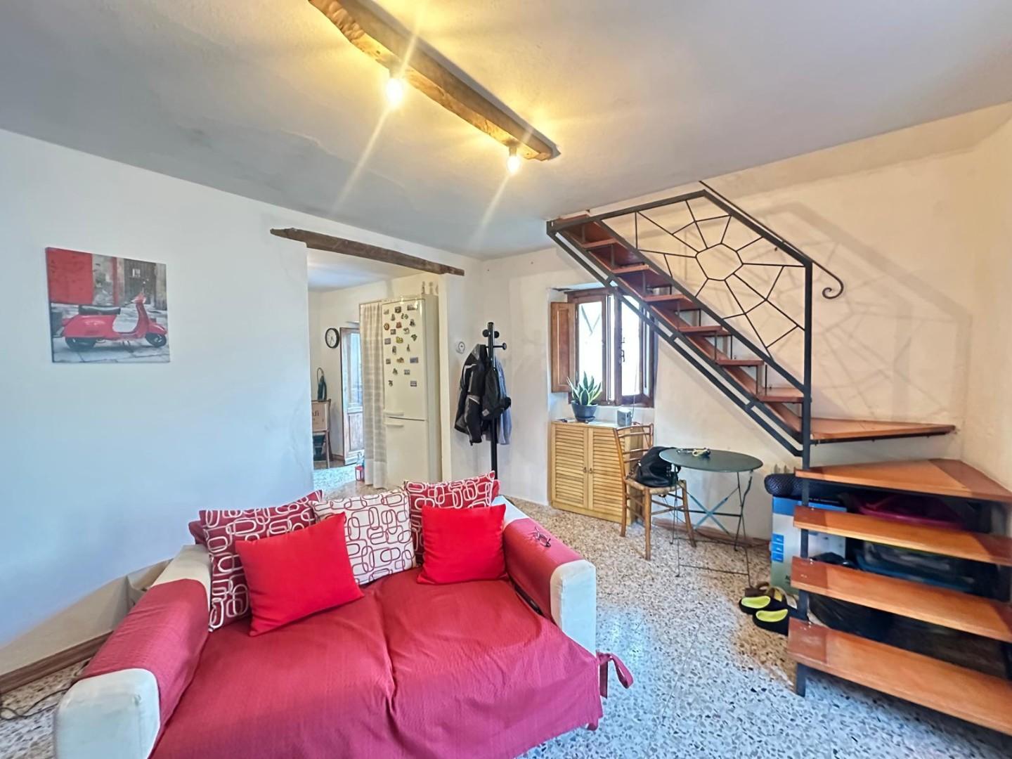 Casa indipendente con giardino, Molazzana sassi