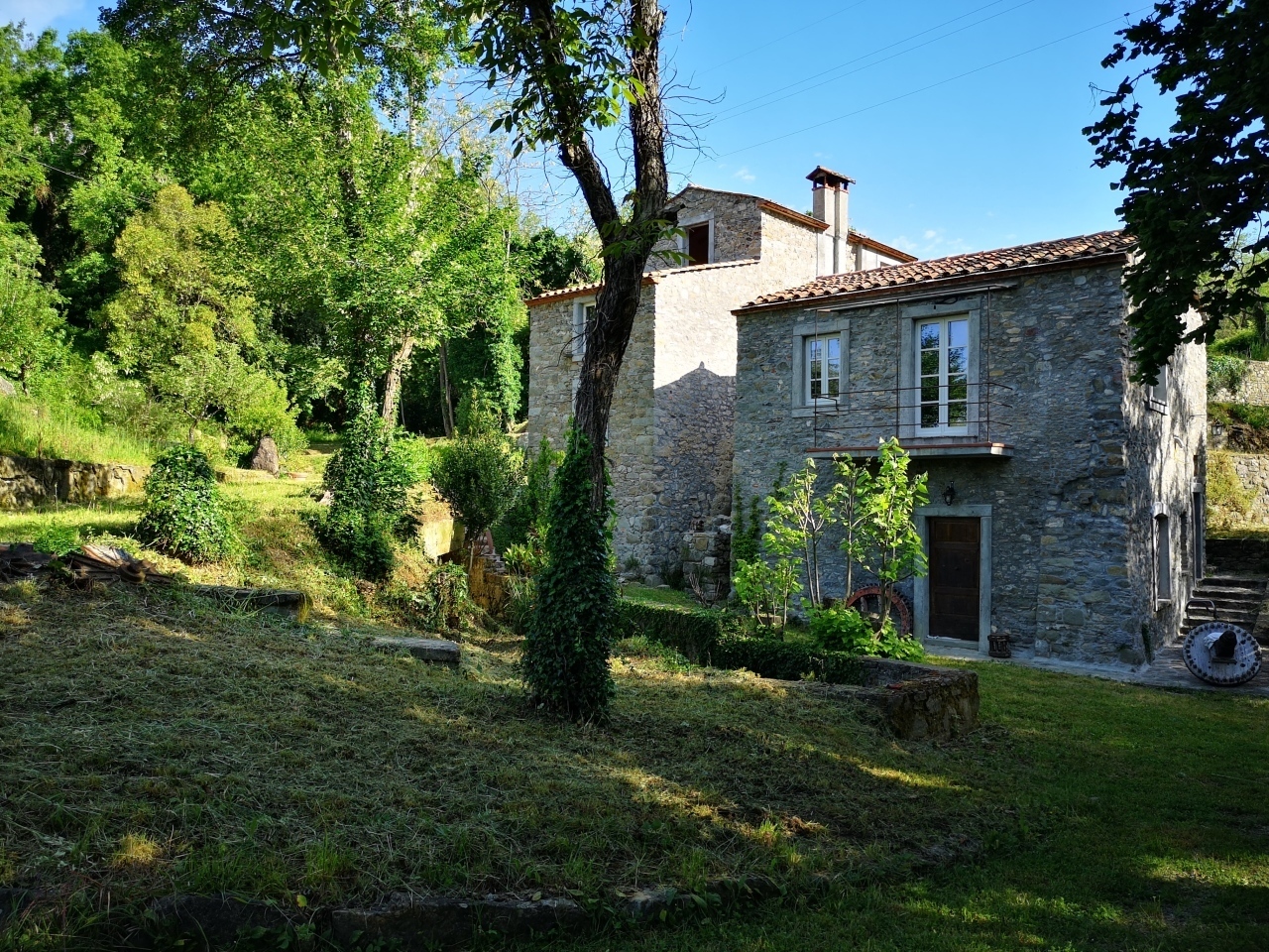 Casa indipendente con giardino a Castelnuovo Magra
