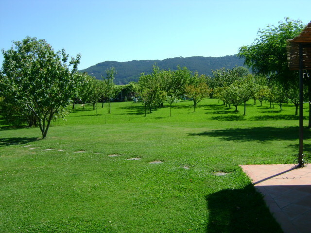 Casa indipendente con giardino a Ameglia