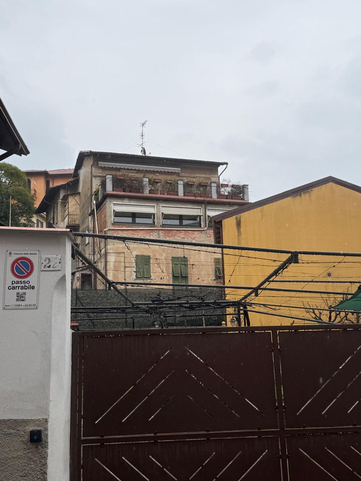 Casa indipendente da ristrutturare a La Spezia