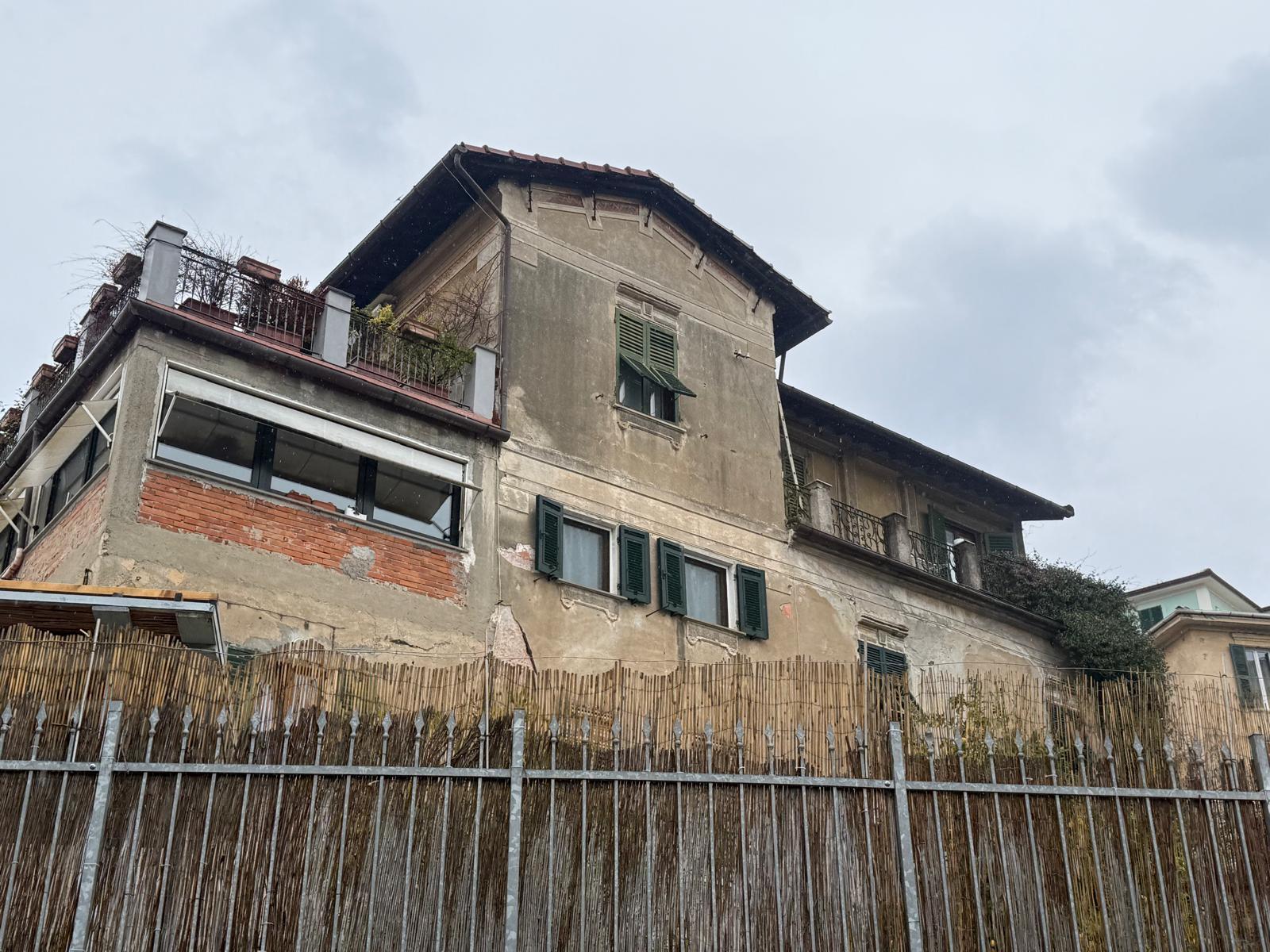 Casa indipendente da ristrutturare a La Spezia