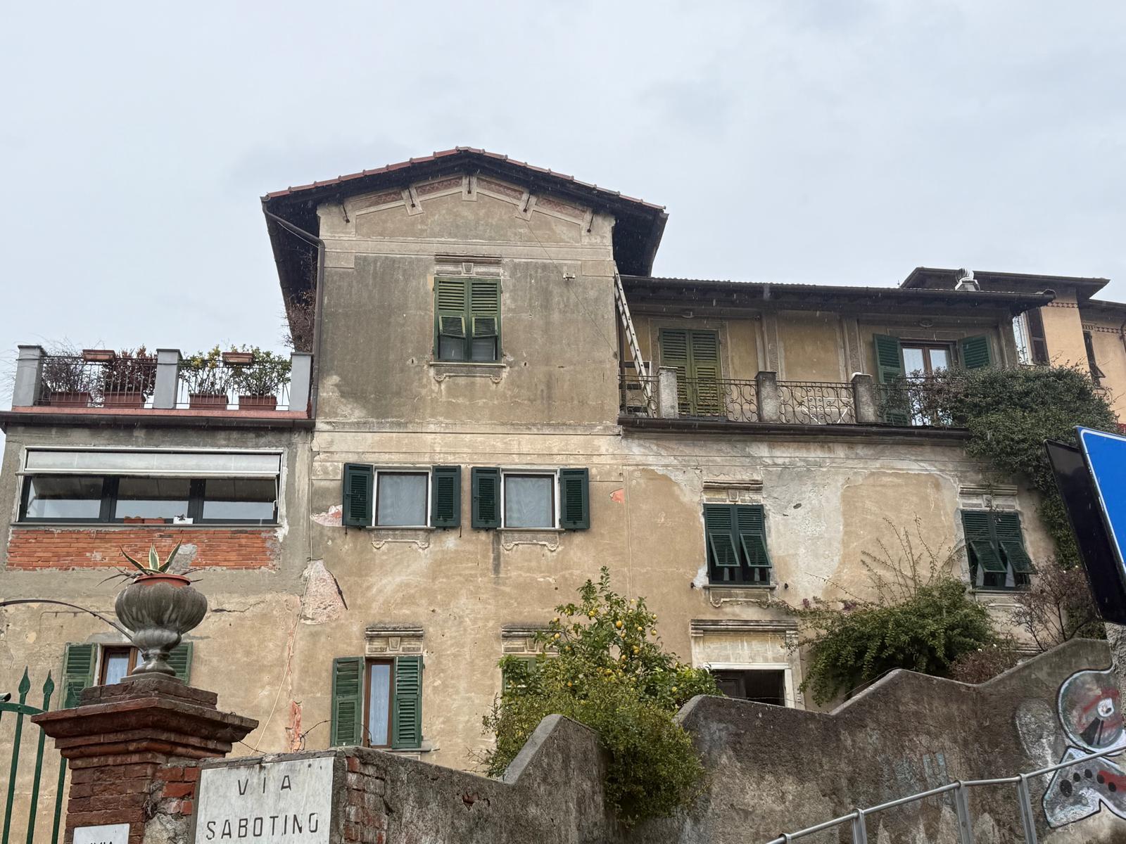 Casa indipendente da ristrutturare a La Spezia