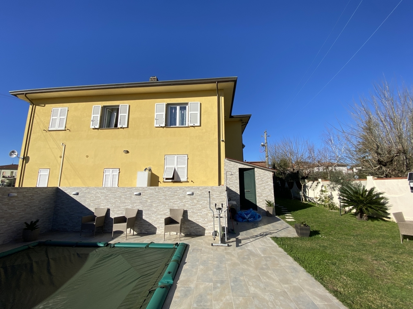 Casa indipendente con giardino in via dei laghi 11, Castelnuovo Magra
