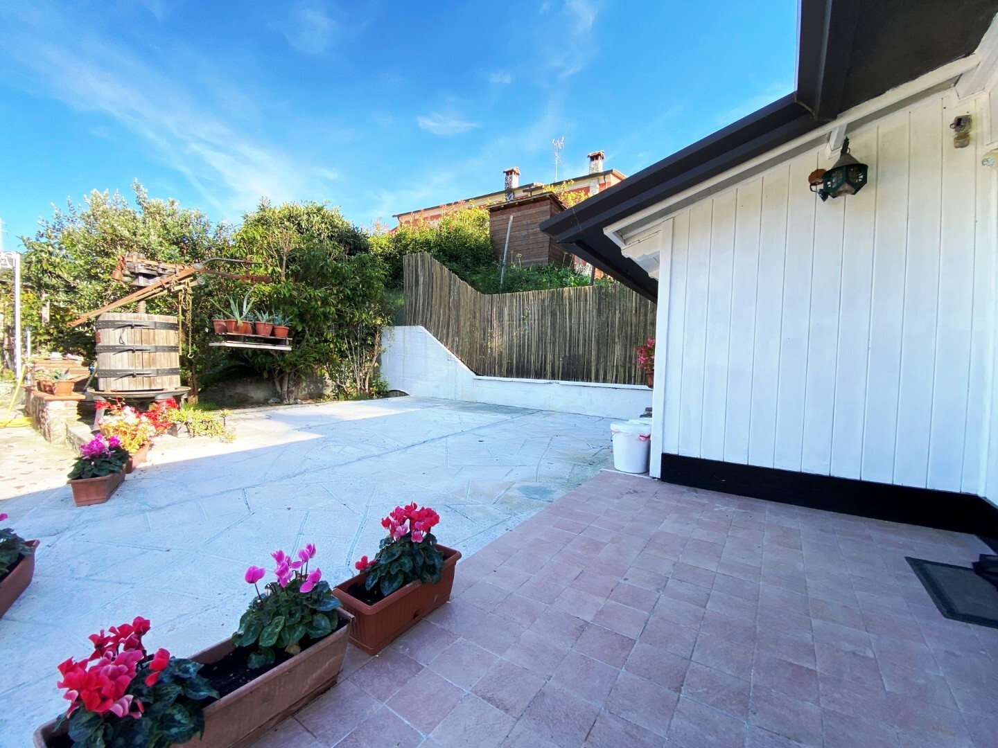 Rustico con terrazzo in via sarzanello 260, Sarzana