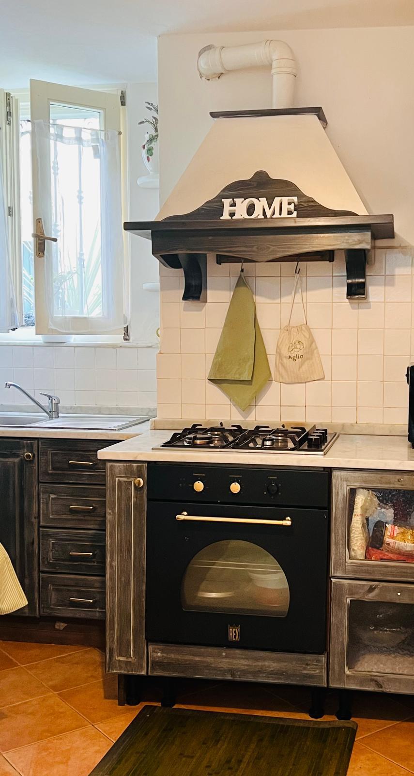 Casa indipendente in affitto in via sottoportici 14, Castelnuovo Magra