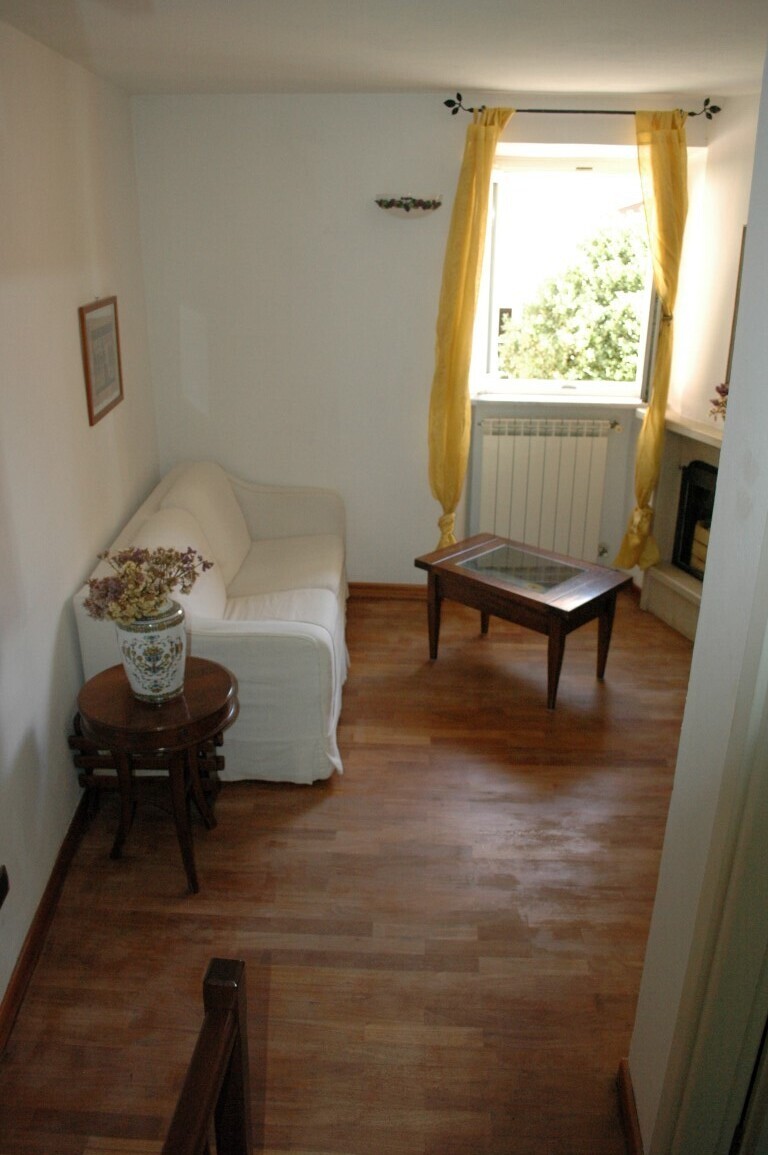 Casa indipendente in vendita in via sottoportici 14, Castelnuovo Magra