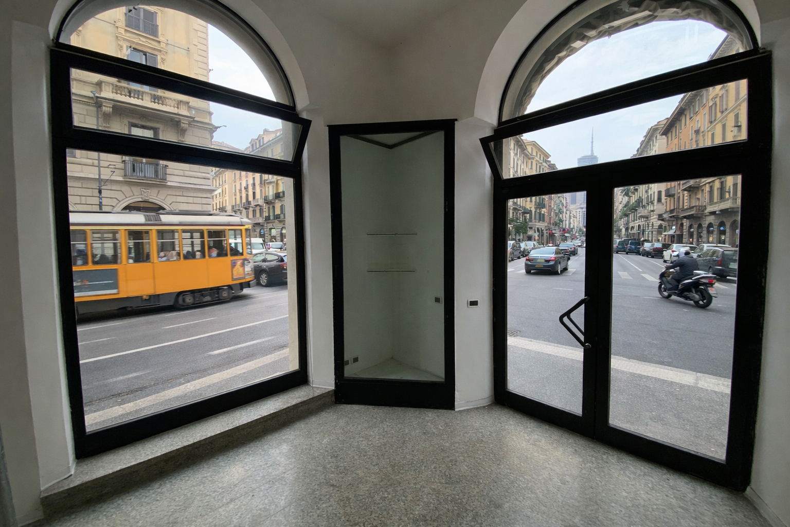 Locale commerciale in affitto in via giuseppe ulivi 2-c, Carrara