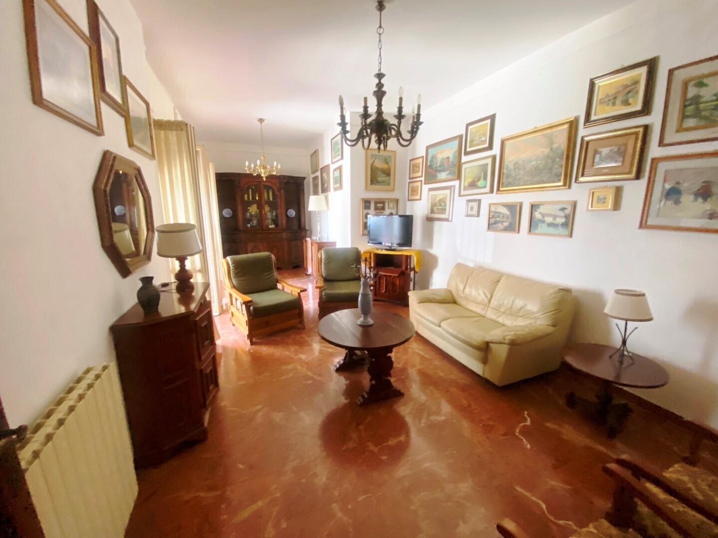 Appartamento con terrazzo in via di stabbio 3, Carrara