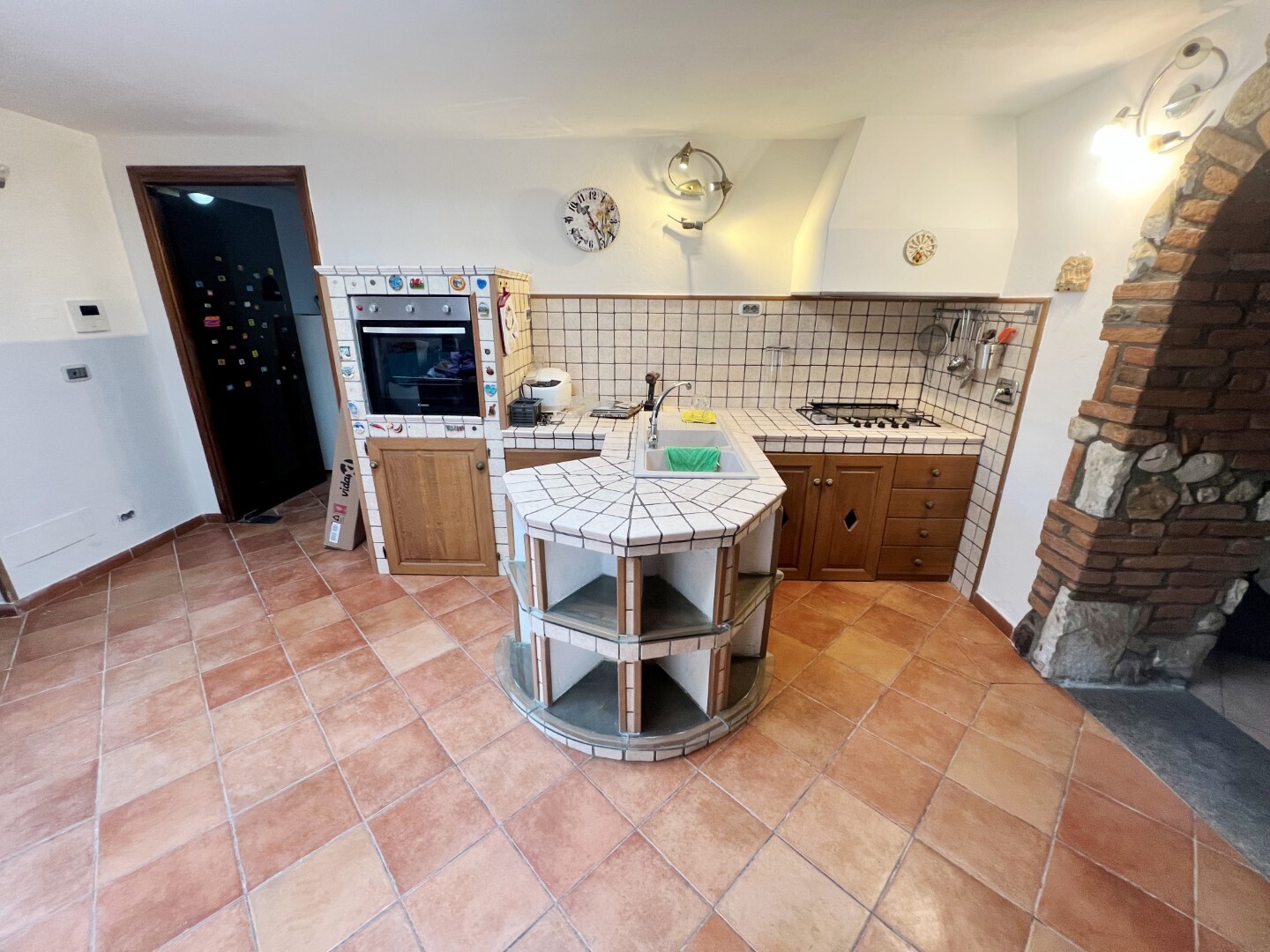 Casa indipendente con giardino in via sarzanello 170, Sarzana