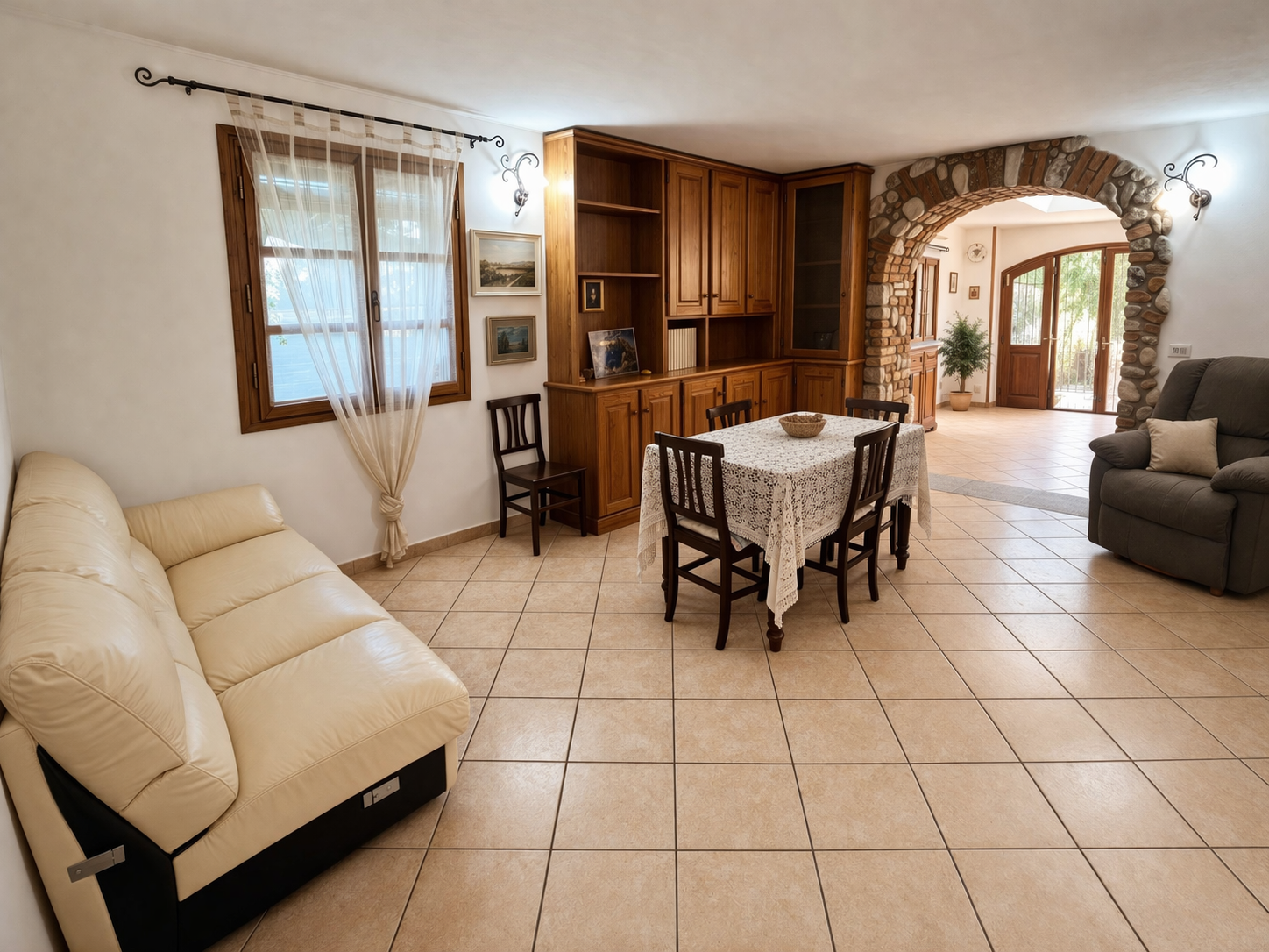 Casa indipendente con giardino in via sarzanello 170, Sarzana