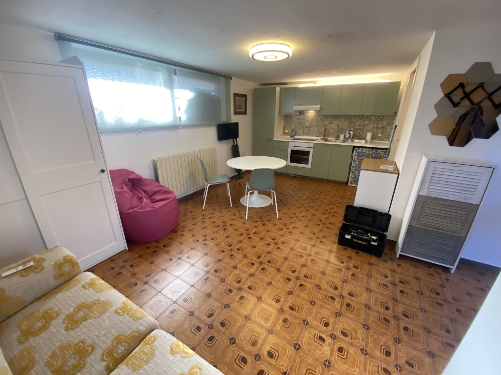 Casa indipendente con giardino in viale giovanni da verrazzano 17, Carrara