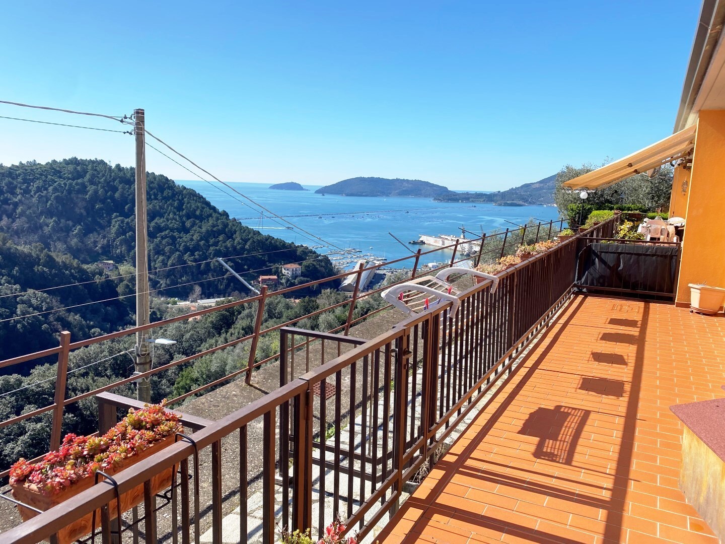 Villetta a schiera vista mare in via monti amoli 4c, La Spezia