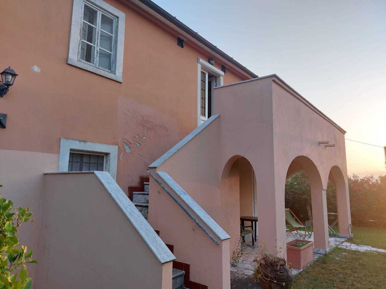 Casa indipendente con giardino in via papa giovanni xxiii 6, Castelnuovo Magra