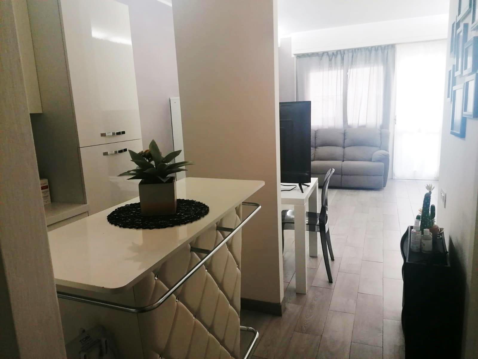 Monolocale con terrazzo, Carrara marina di