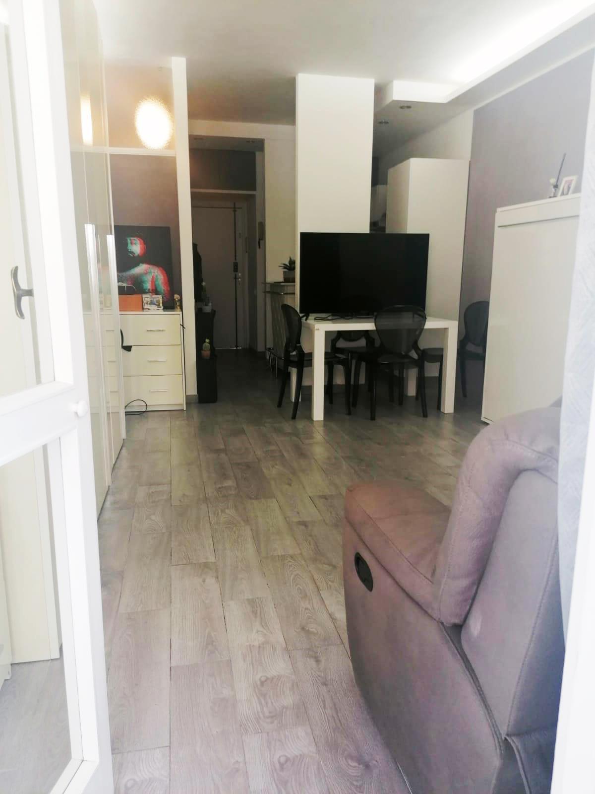 Monolocale con terrazzo, Carrara marina di