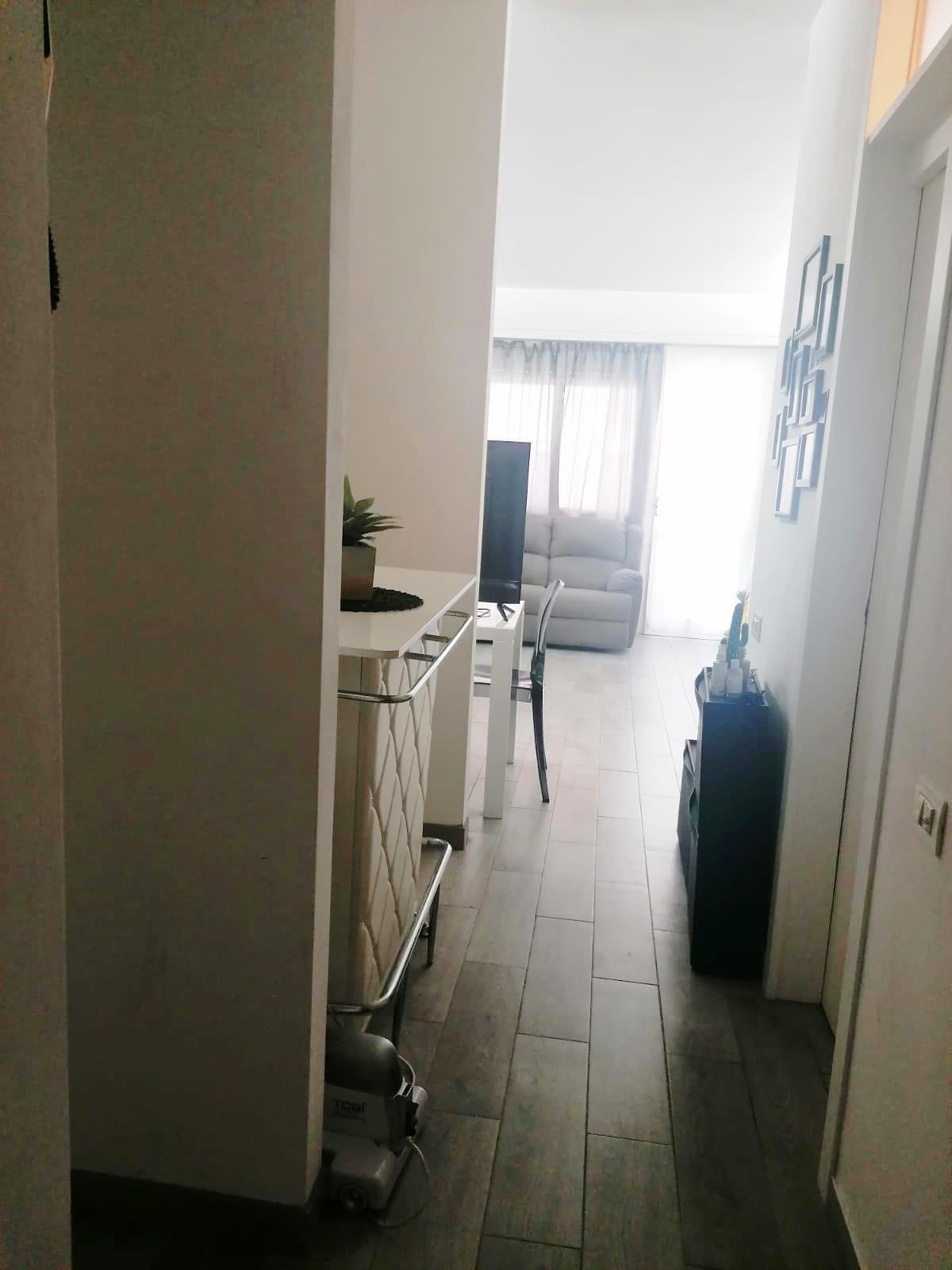 Monolocale con terrazzo, Carrara marina di