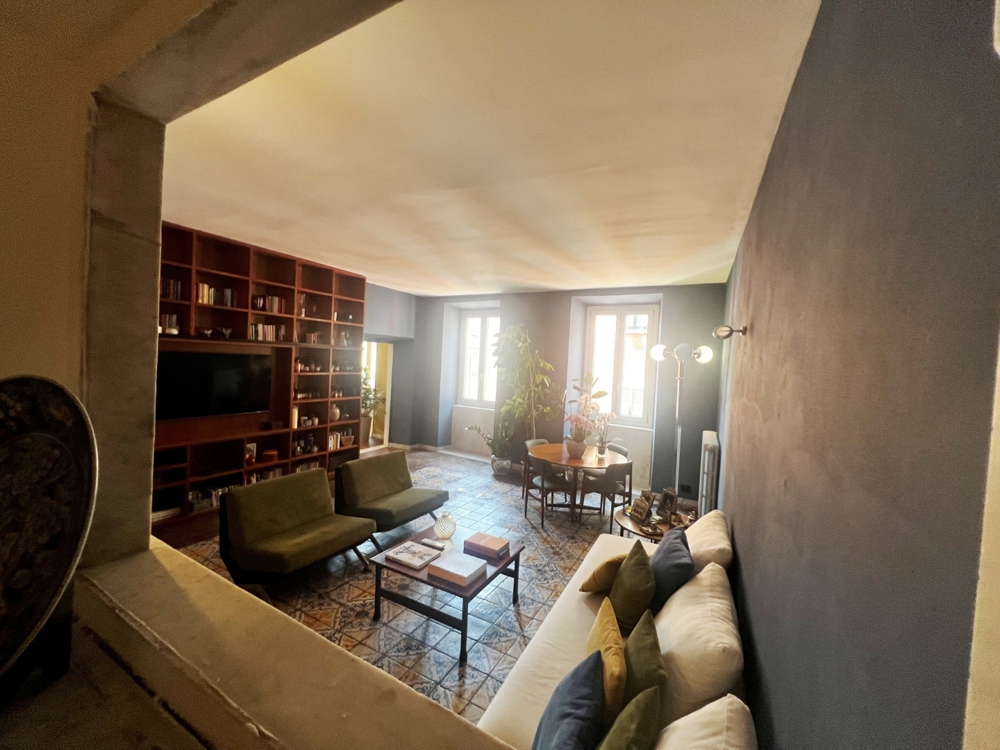 Appartamento con terrazzi in piazza accademia 2b, Carrara