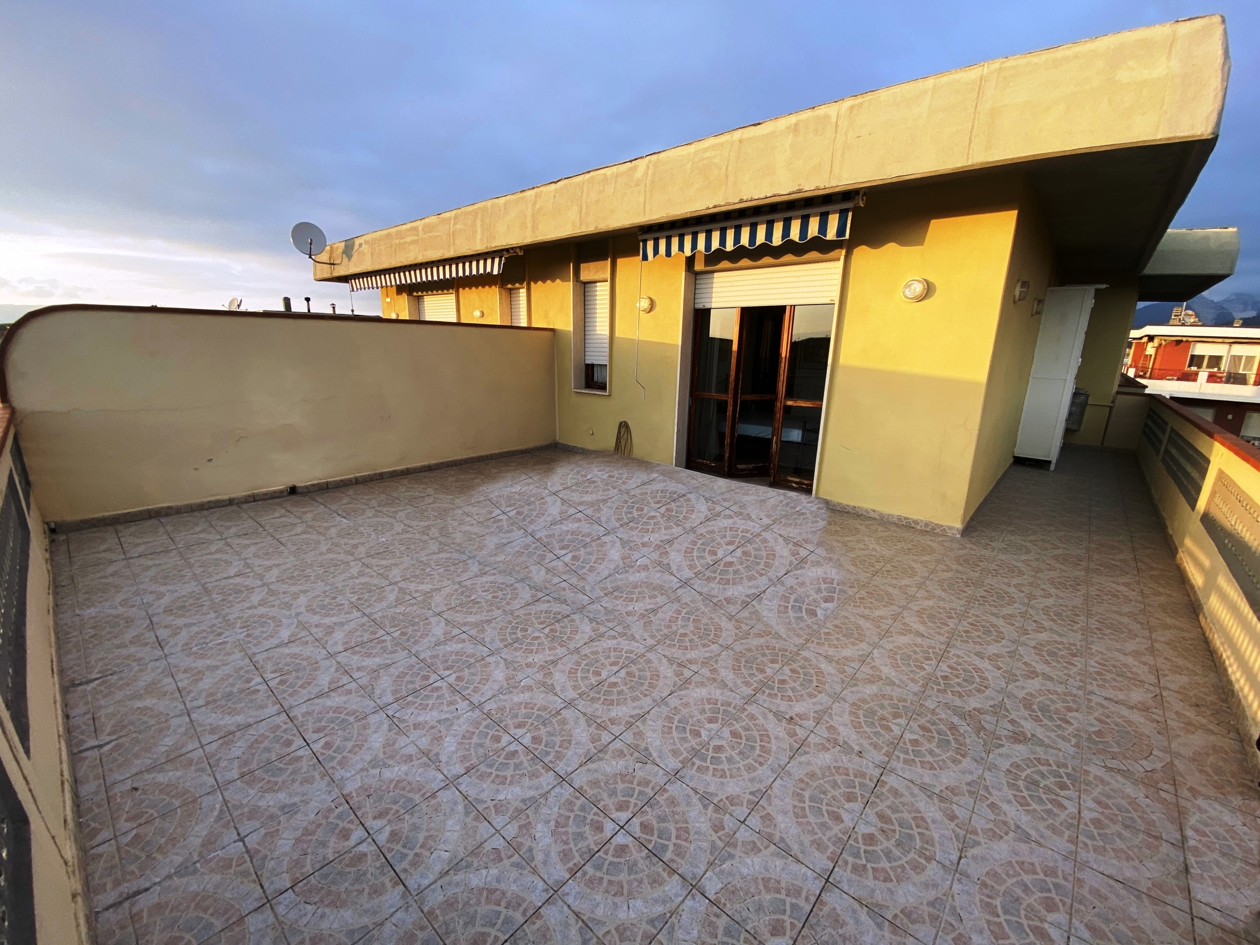 Attico vista mare in via delle pinete 87, Carrara