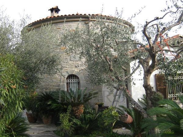 Casa indipendente con giardino in via ciabauda, Ventimiglia