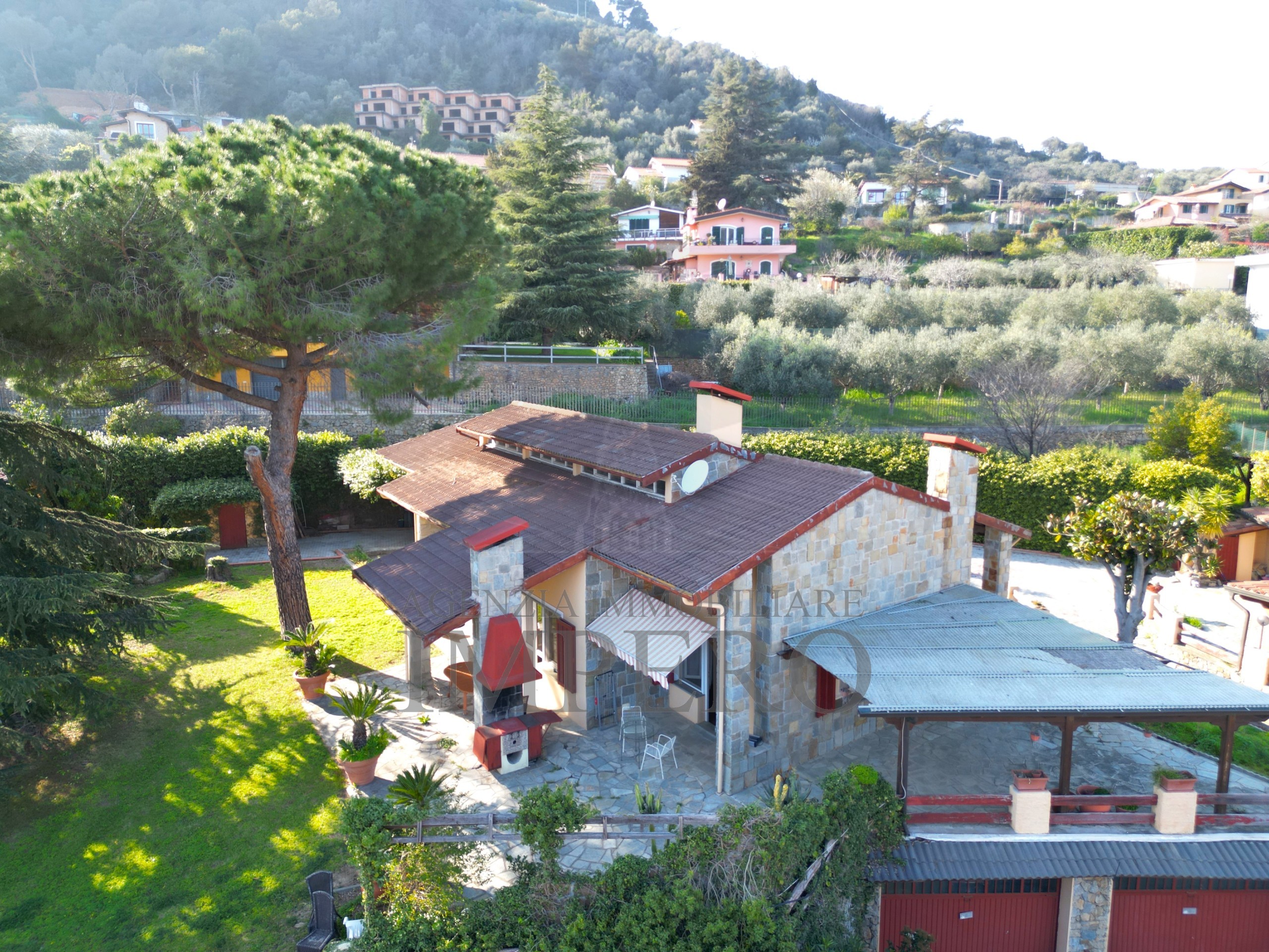 Villa con giardino in via tamagna, Ventimiglia