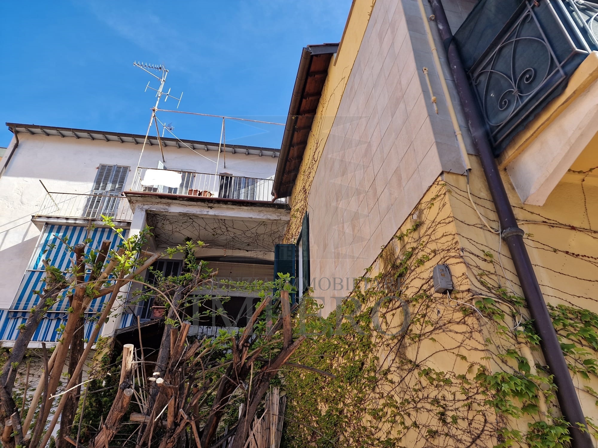 Casa indipendente con terrazzo in via sottoconvento 27, Ventimiglia
