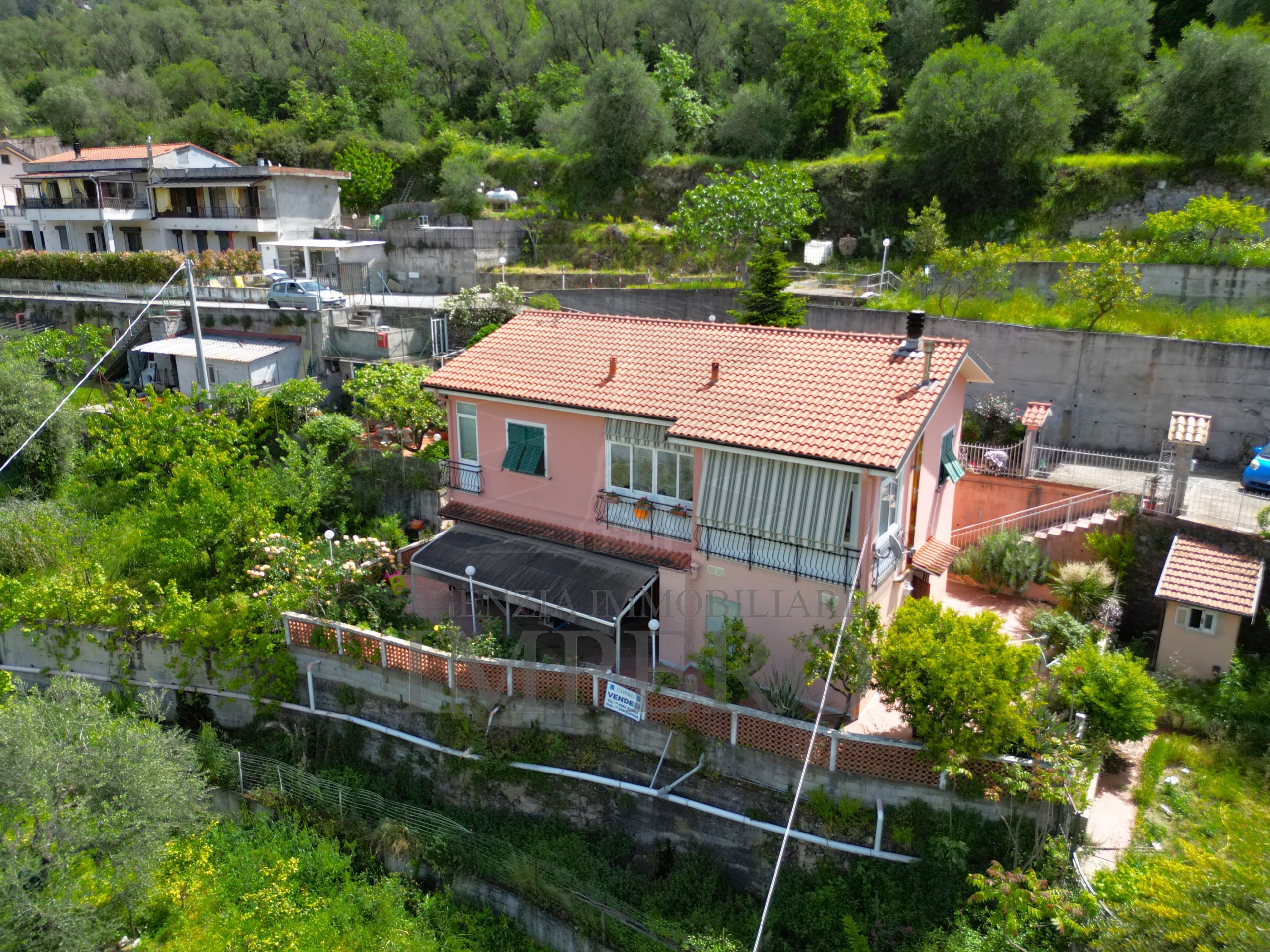 Casa indipendente con giardino in via edmondo de amicis 80, Ventimiglia