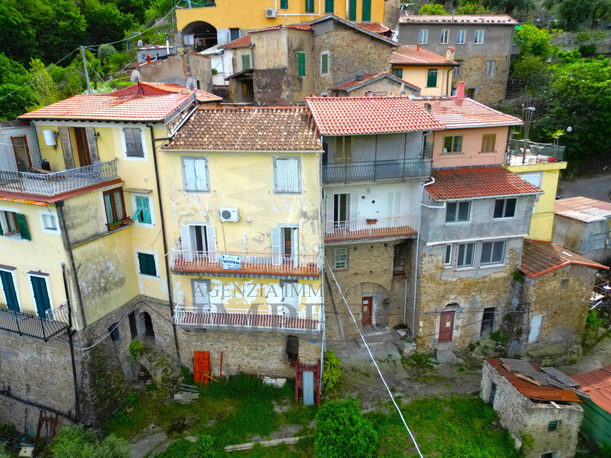 Bilocale con terrazzo in via l. alborno 101b, Ventimiglia