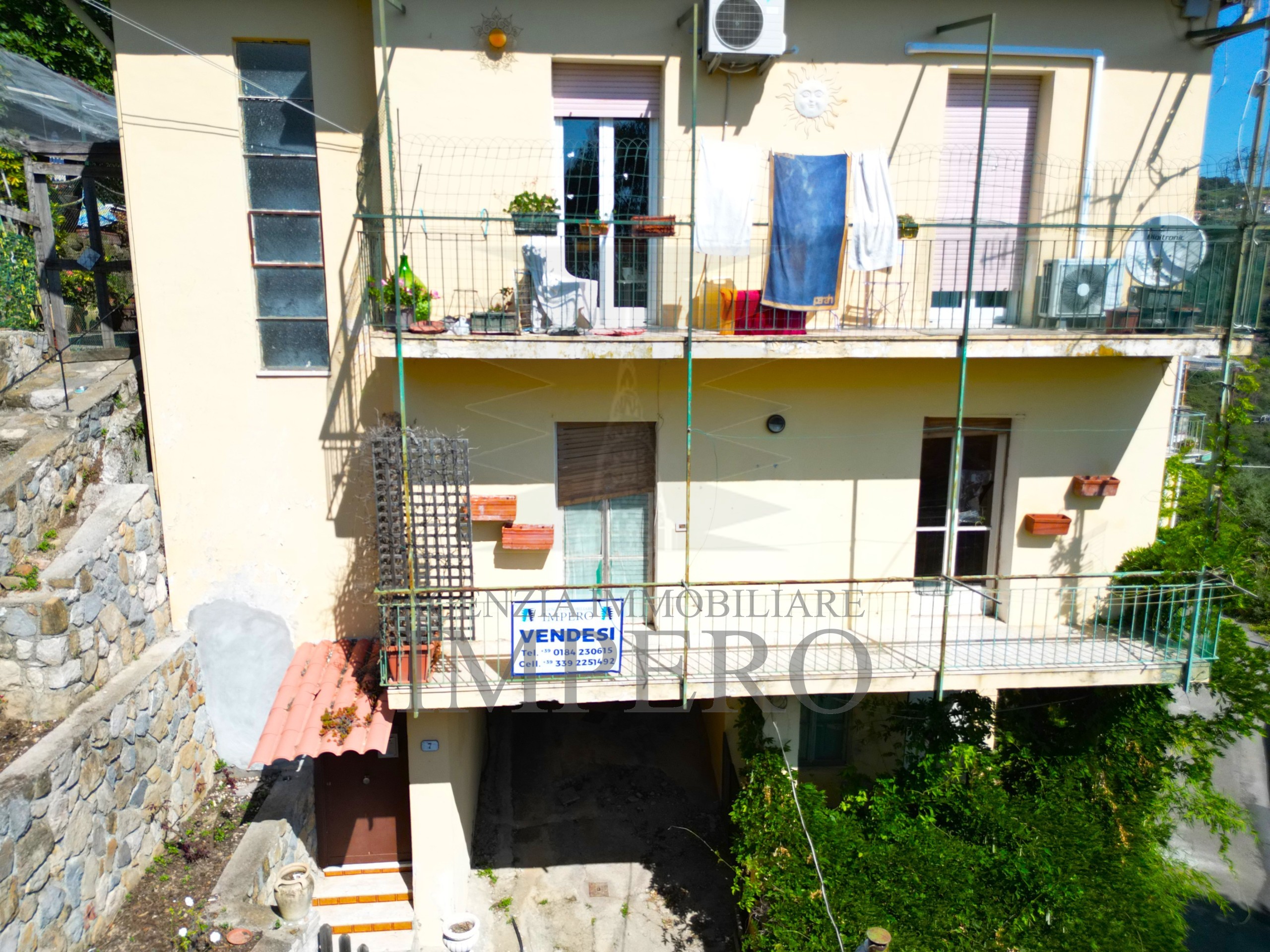 Casa indipendente con terrazzo in via l. alborno 49b, Ventimiglia