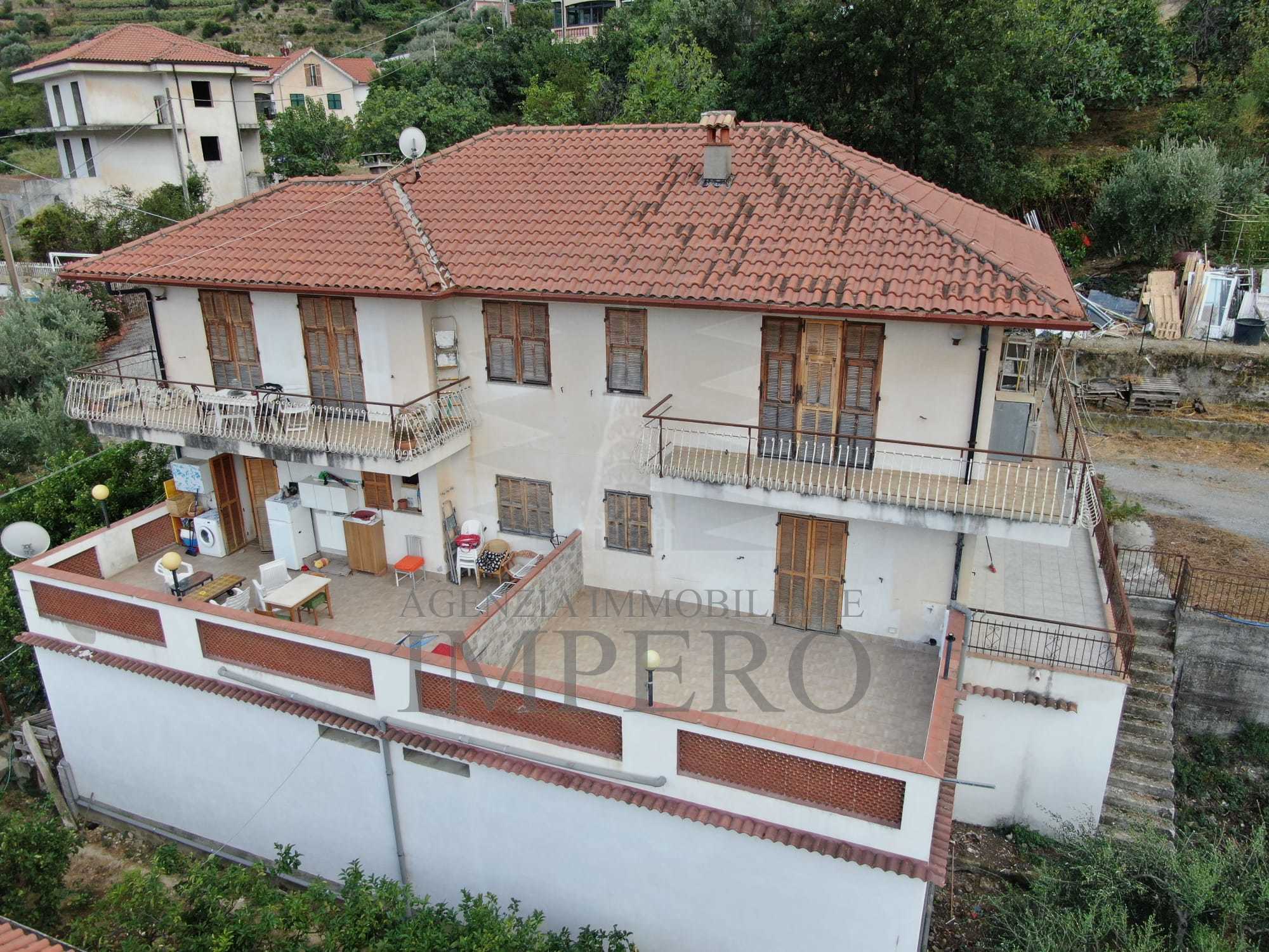 Casa indipendente con terrazzo in via dell'opera, Ventimiglia