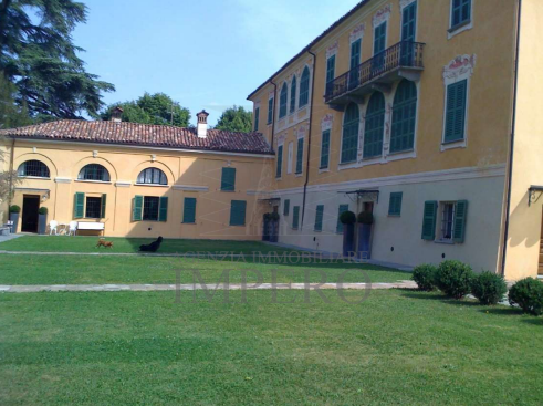 Villa con giardino in strada ville, Costigliole d'Asti