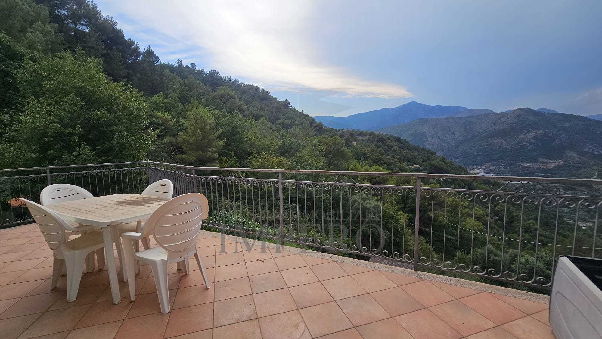 Villa con giardino in localit digun, Camporosso