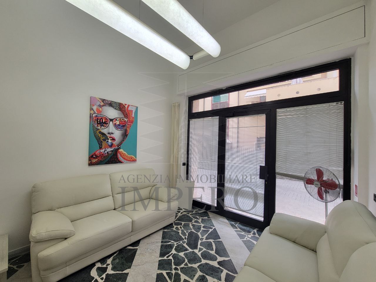 Trilocale con terrazzo in via vittorio veneto 13, Bordighera