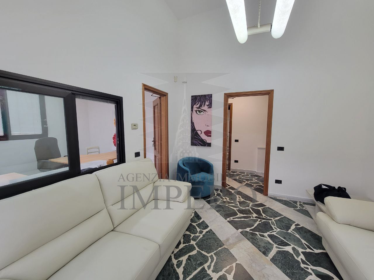 Trilocale con terrazzo in via vittorio veneto 13, Bordighera