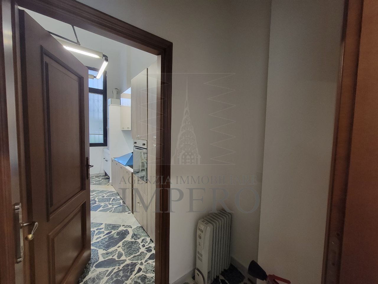 Trilocale con terrazzo in via vittorio veneto 13, Bordighera
