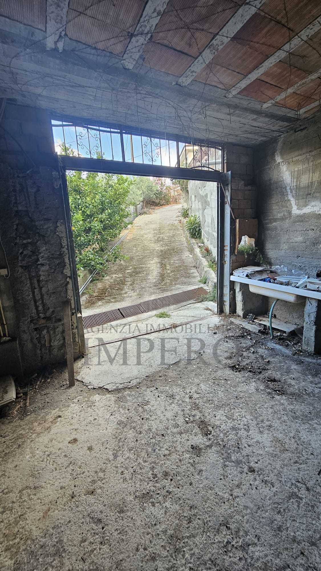 Magazzino in vendita in via dell'opera, Ventimiglia