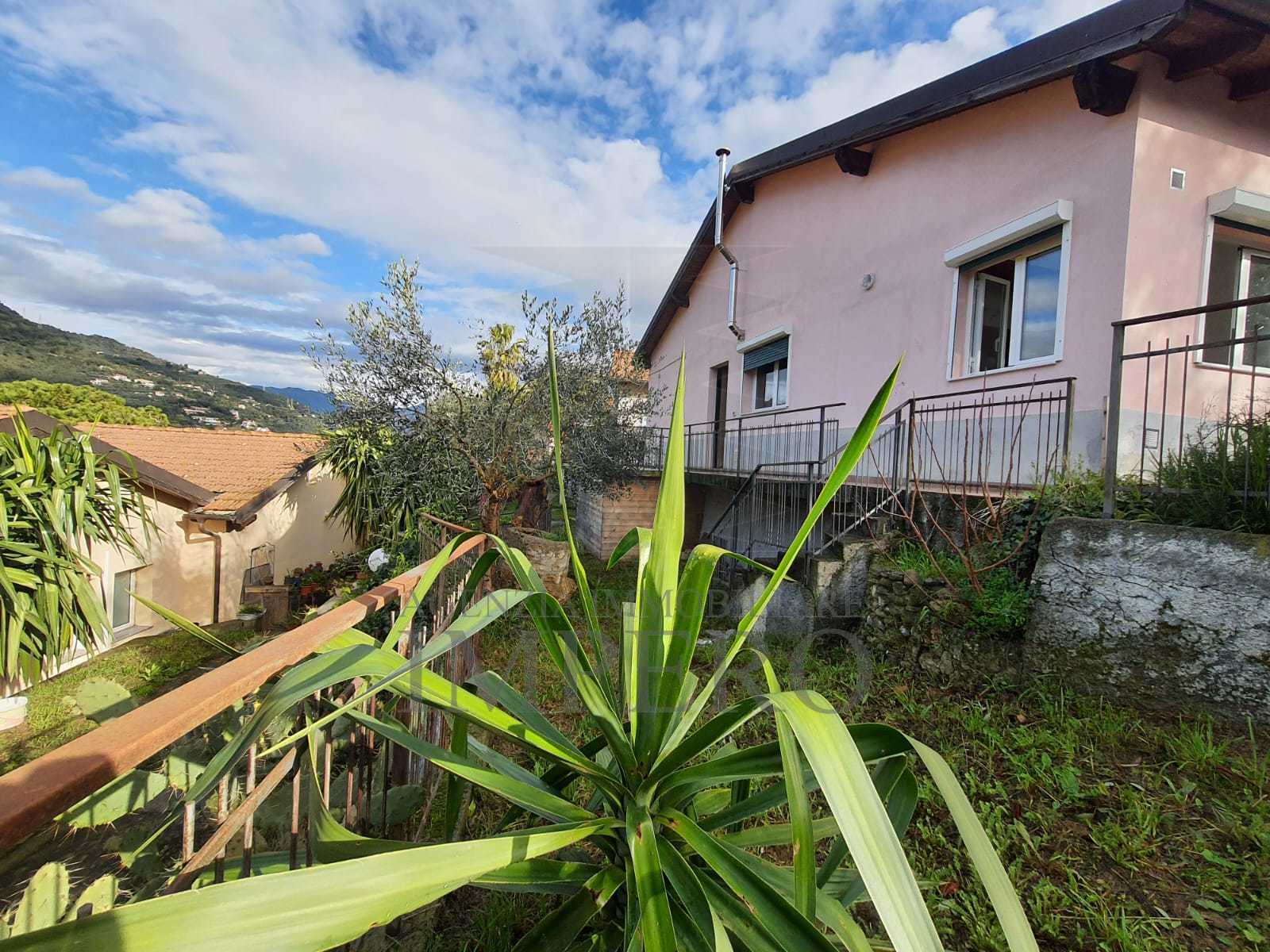 Trilocale con giardino in via turistica 90, Camporosso
