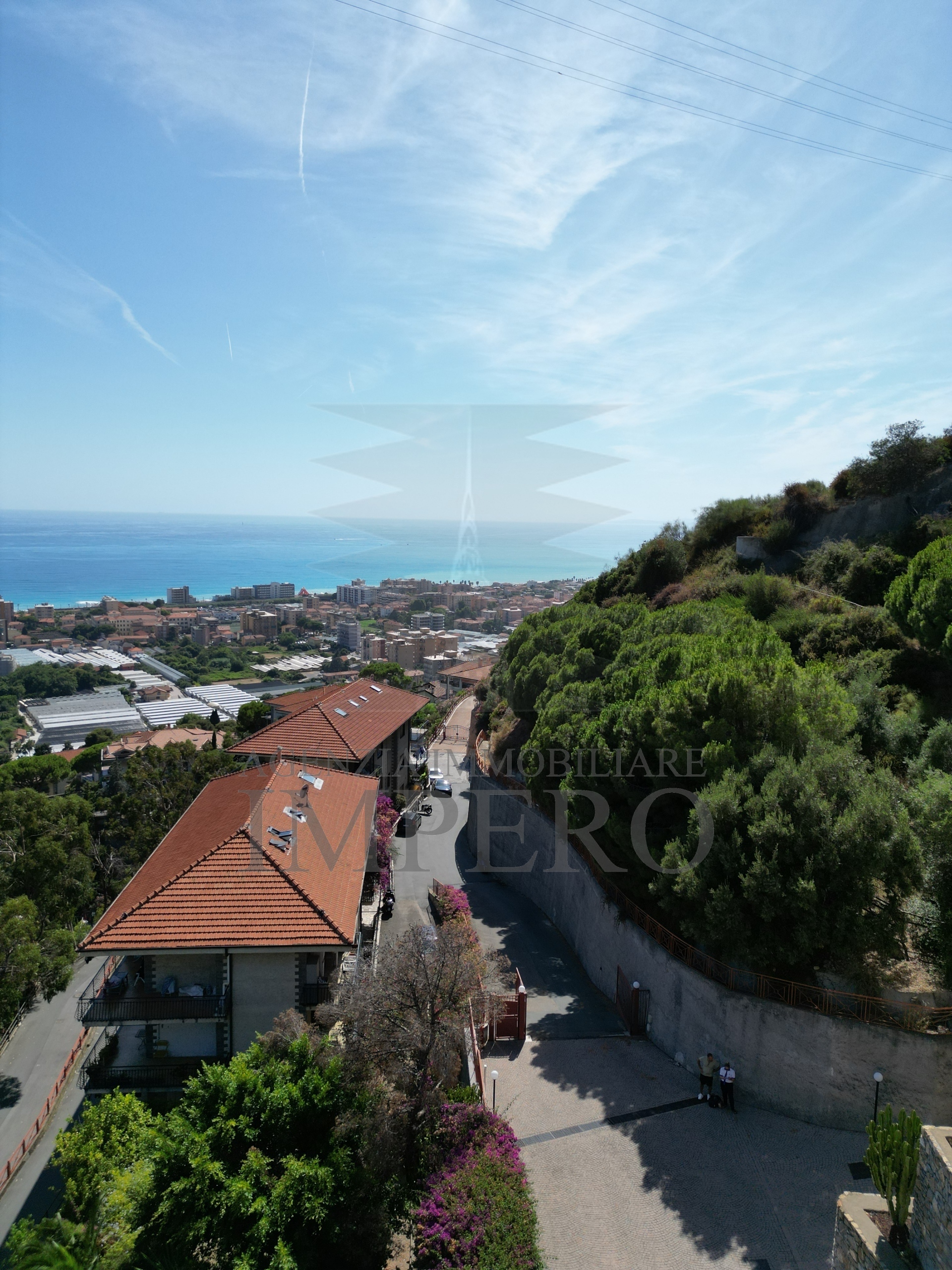 Trilocale con terrazzo in via privata bellavista 153, Vallecrosia