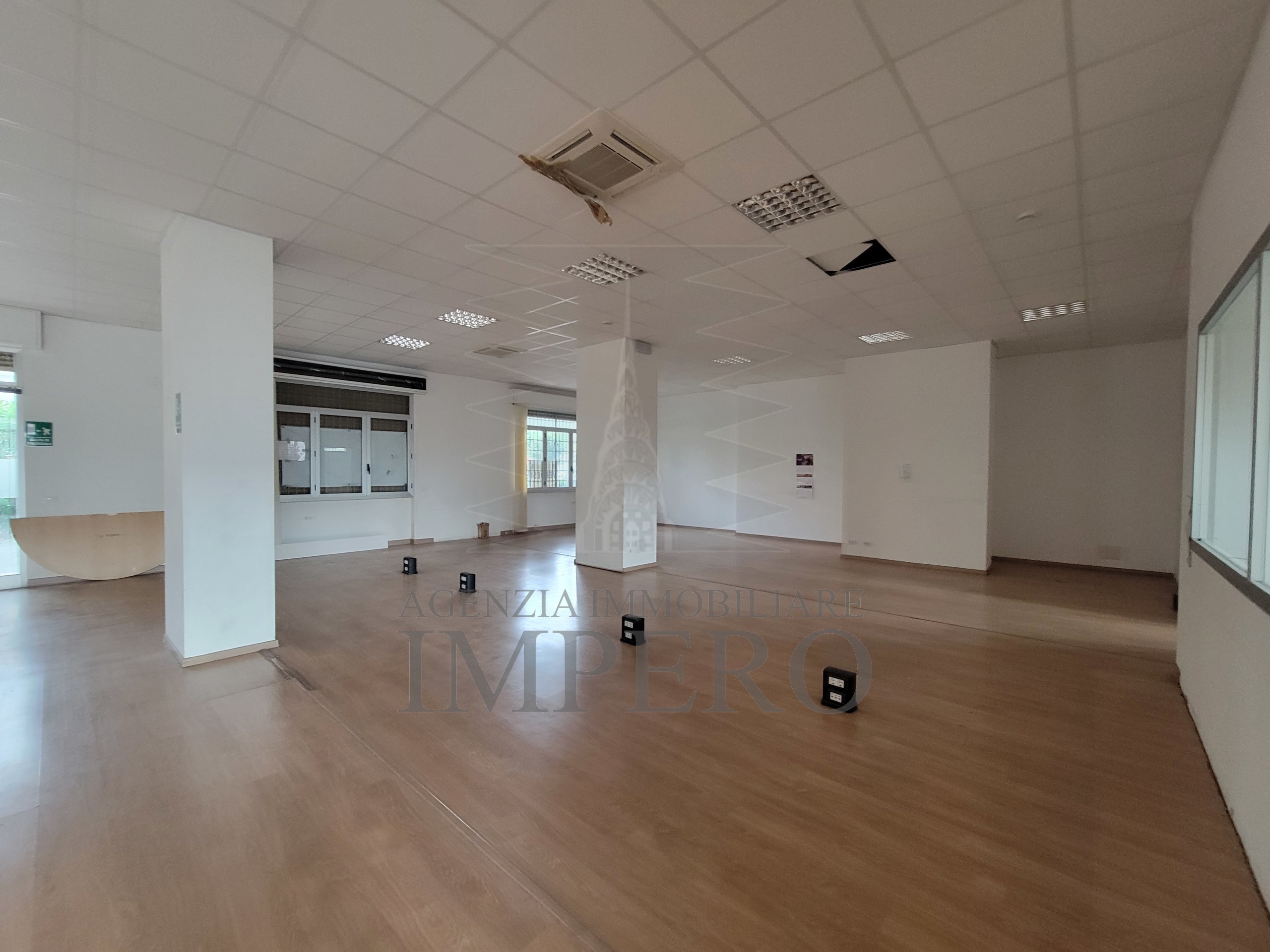 Ufficio in vendita in via cornelio tacito 12/b12/b, Ventimiglia