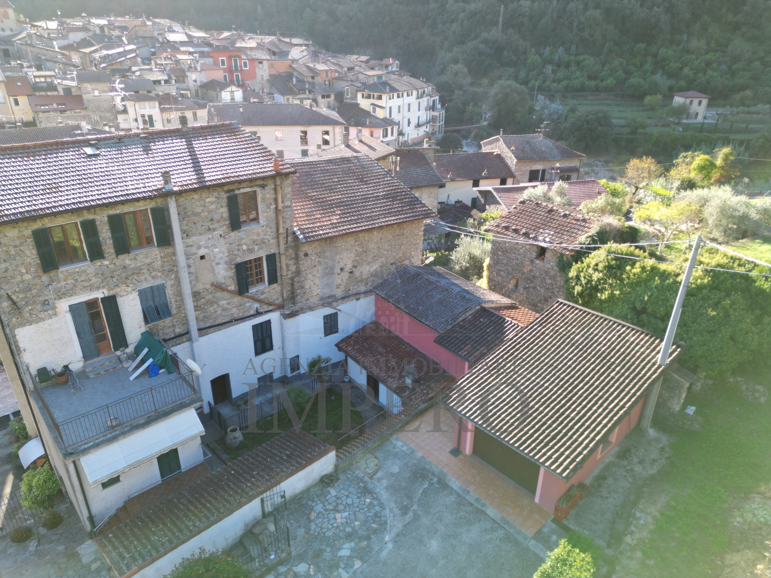 Casa indipendente da ristrutturare in via nuova 12bis, Isolabona
