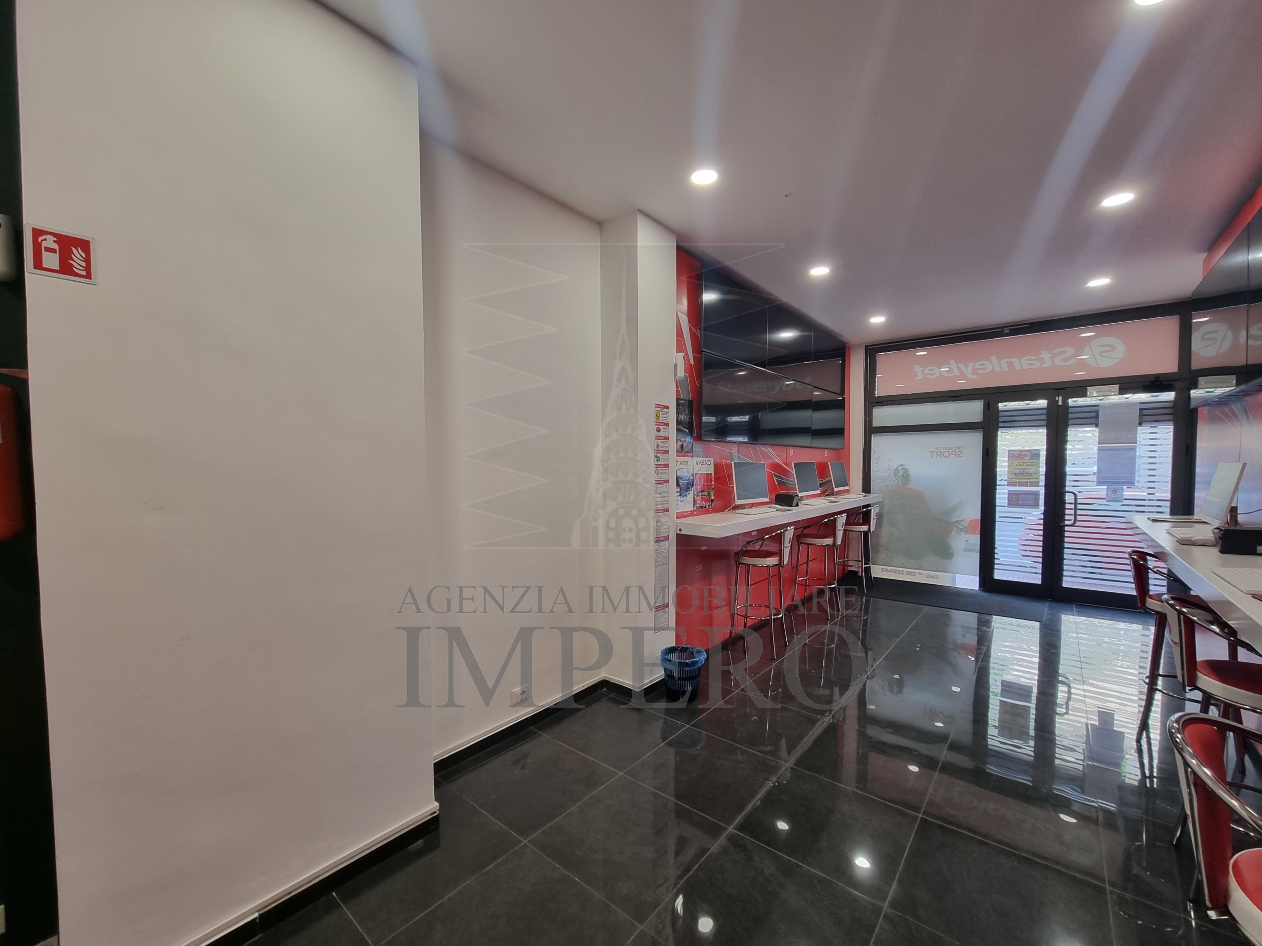 Locale commerciale in affitto in corso genova 38, Ventimiglia