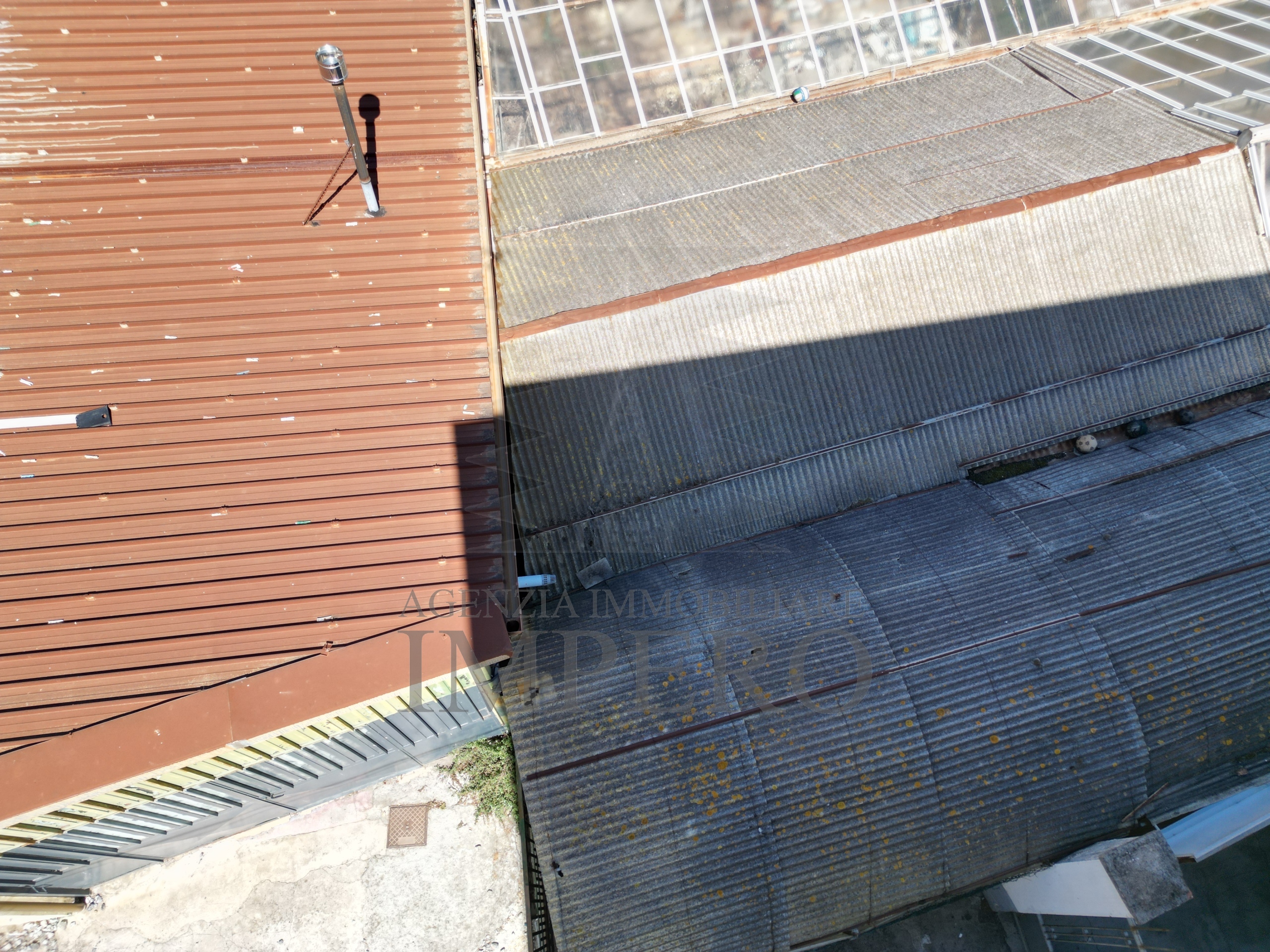 Magazzino da ristrutturare in strada statale 1 35, Camporosso