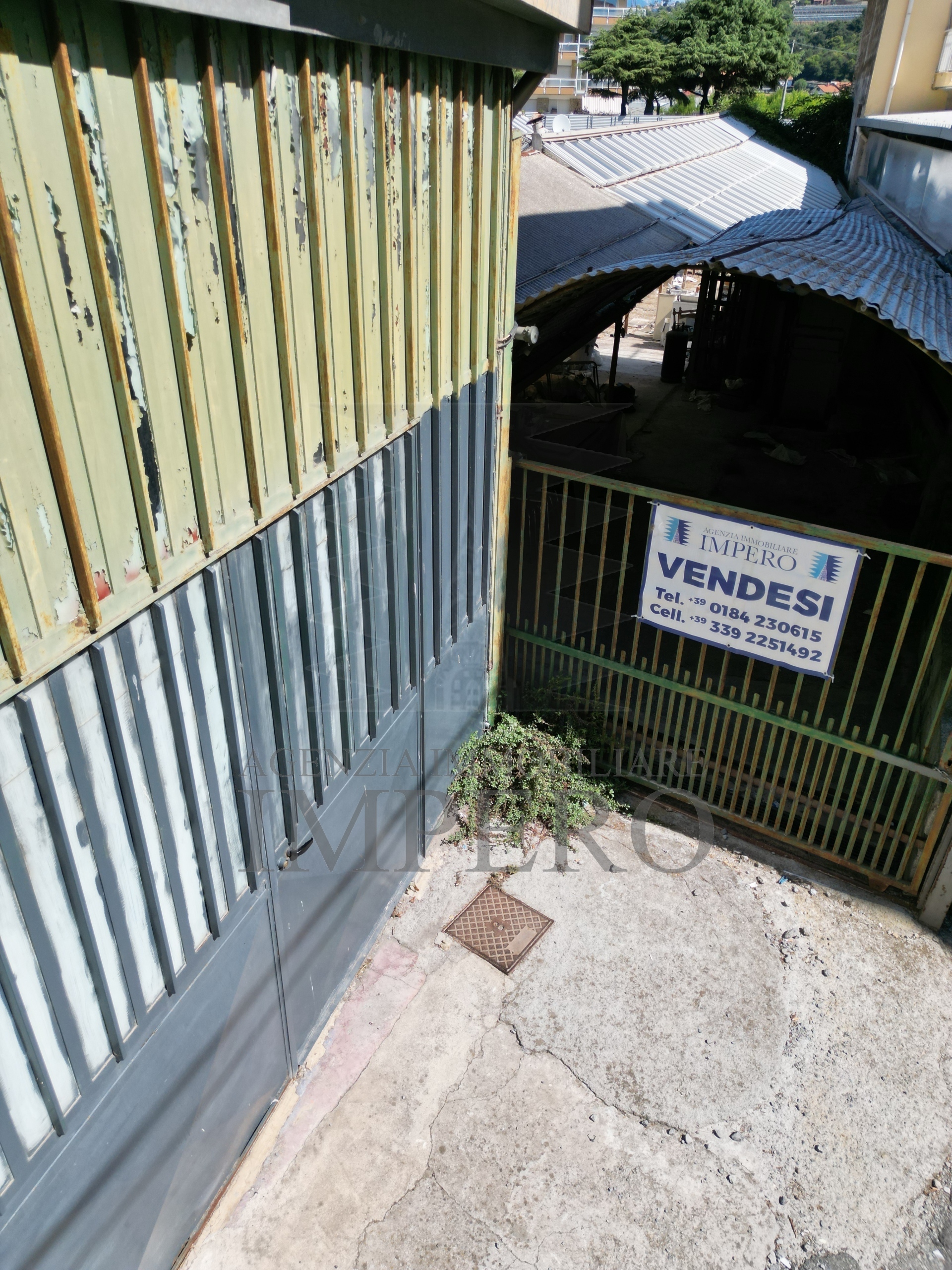 Magazzino da ristrutturare in strada statale 1 35, Camporosso