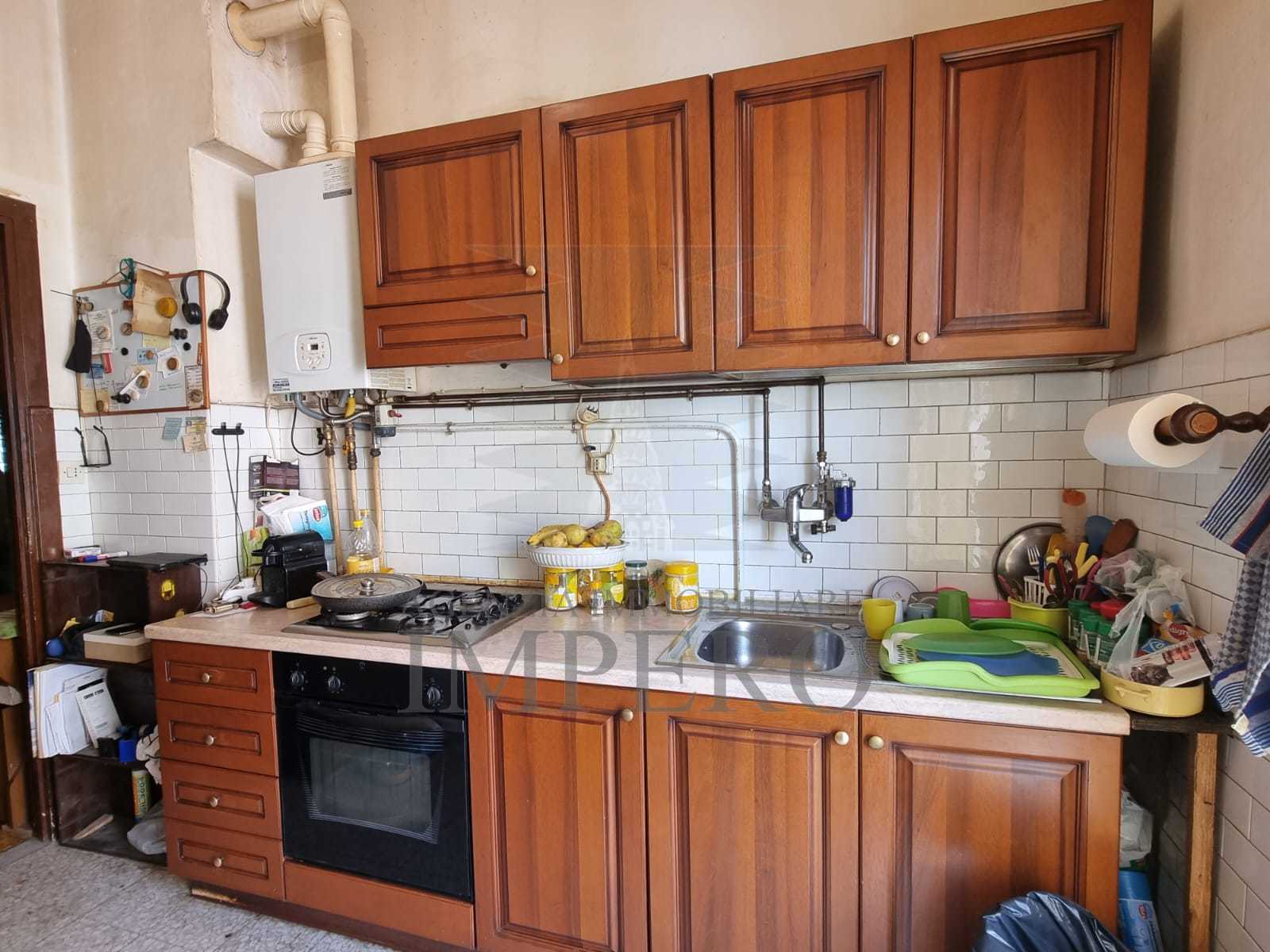 Trilocale da ristrutturare in via colonnello aprosio 82, Vallecrosia