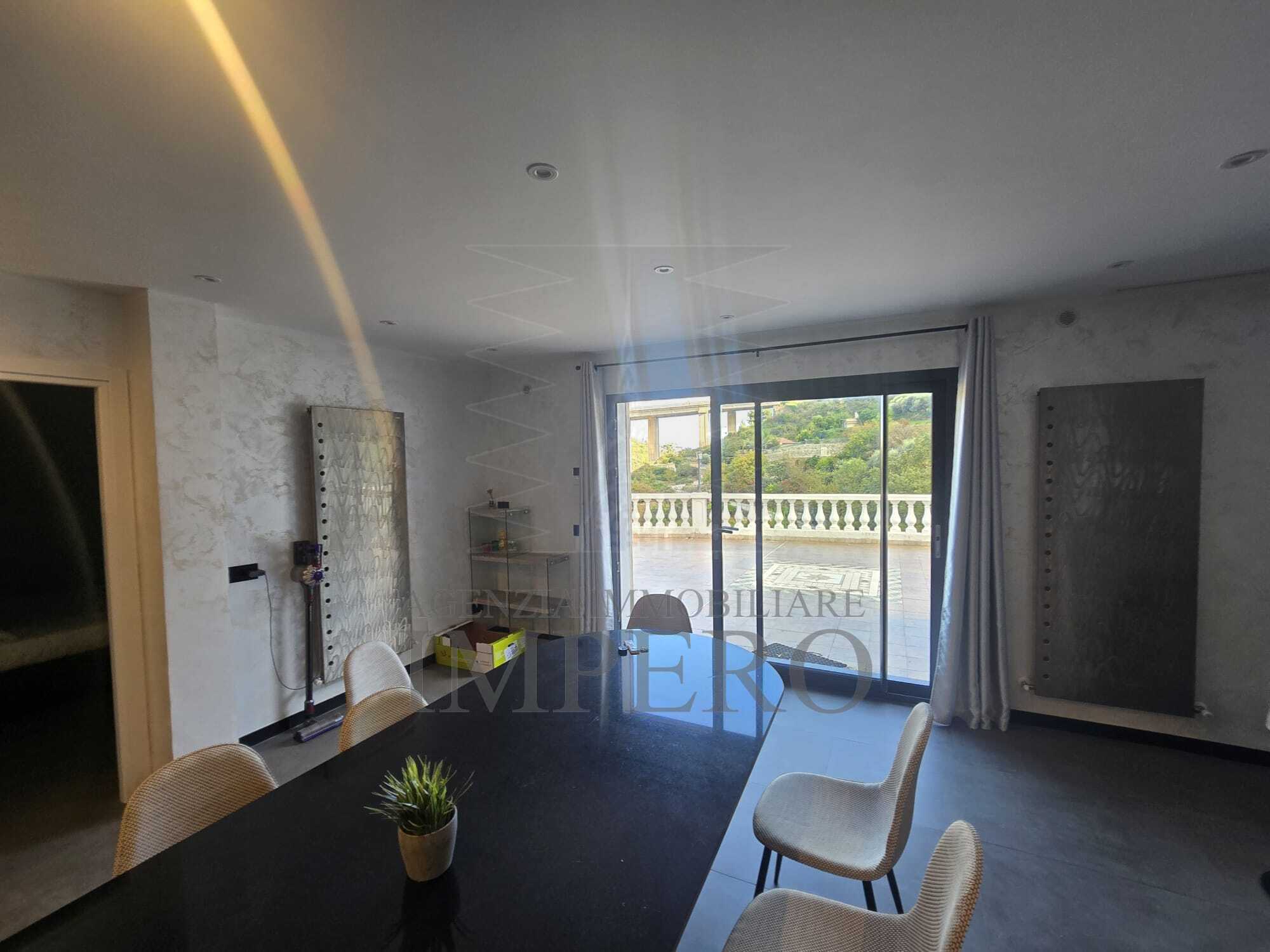 Casa indipendente con giardino in corso nizza 9, Ventimiglia