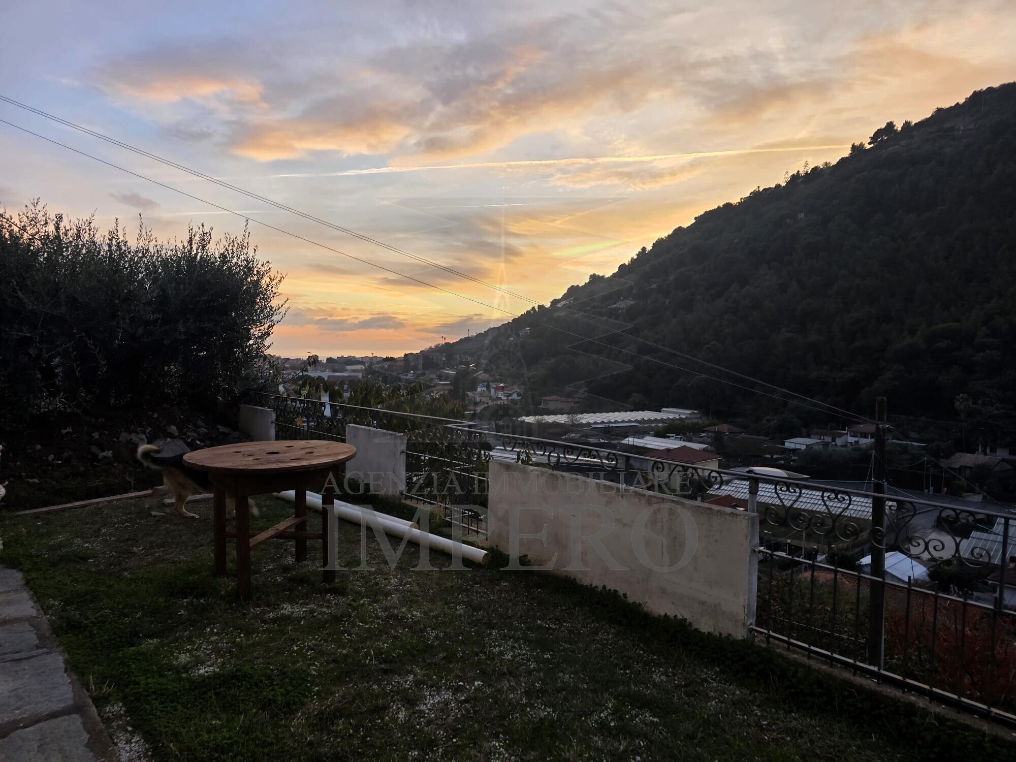 Villa con giardino in via roma traversa prima 1, Vallecrosia