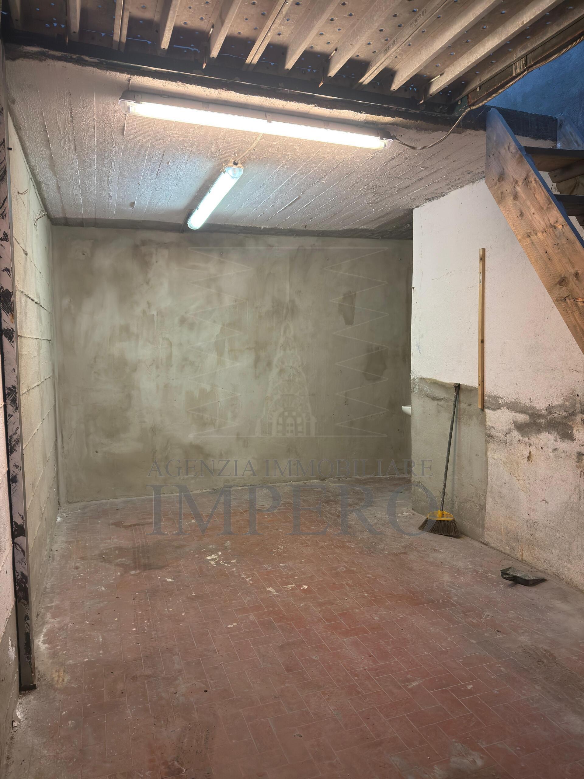 Box/Garage 13mq in vendita in via san secondo 10, Ventimiglia