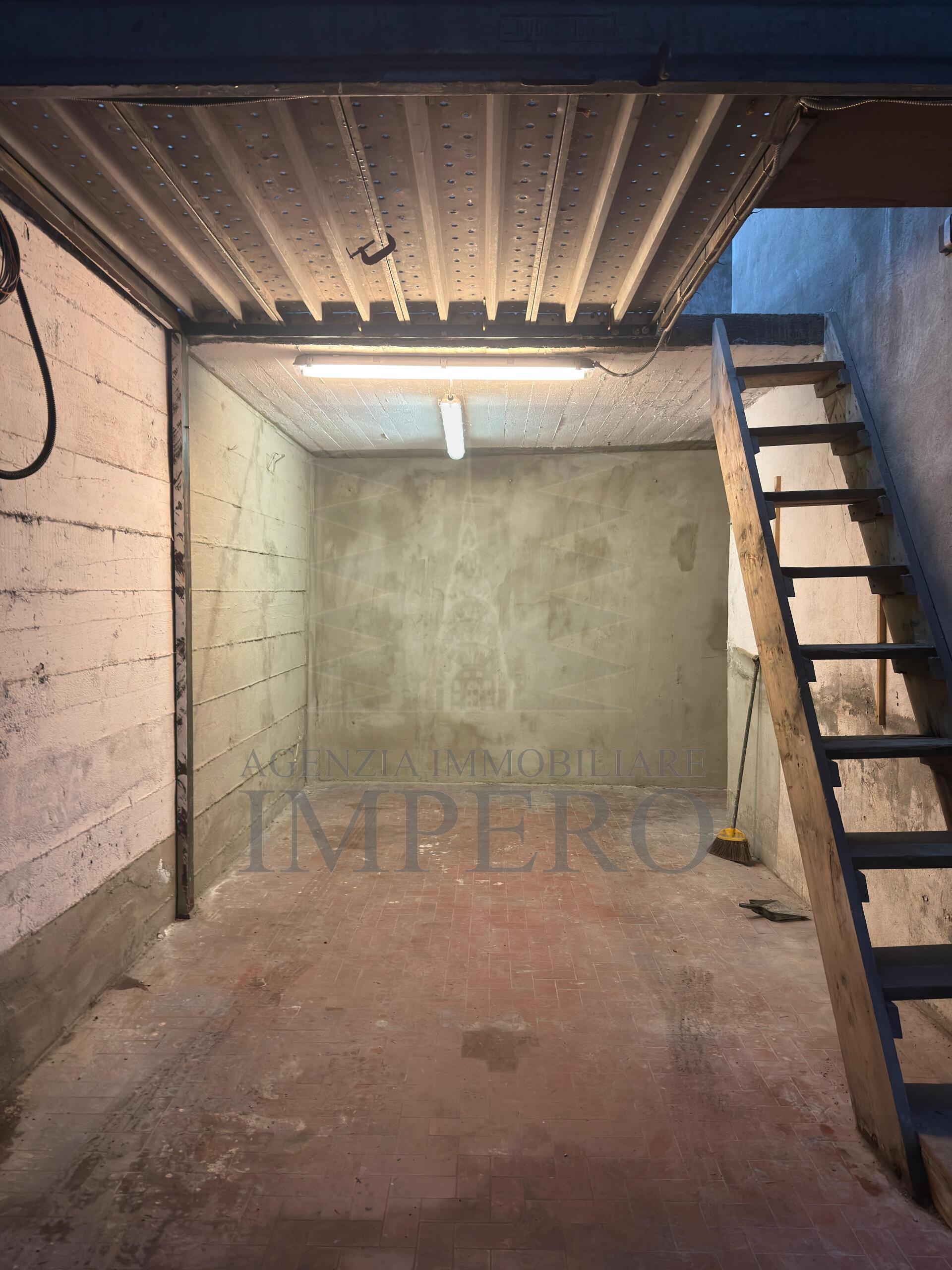 Box/Garage 13mq in vendita in via san secondo 10, Ventimiglia