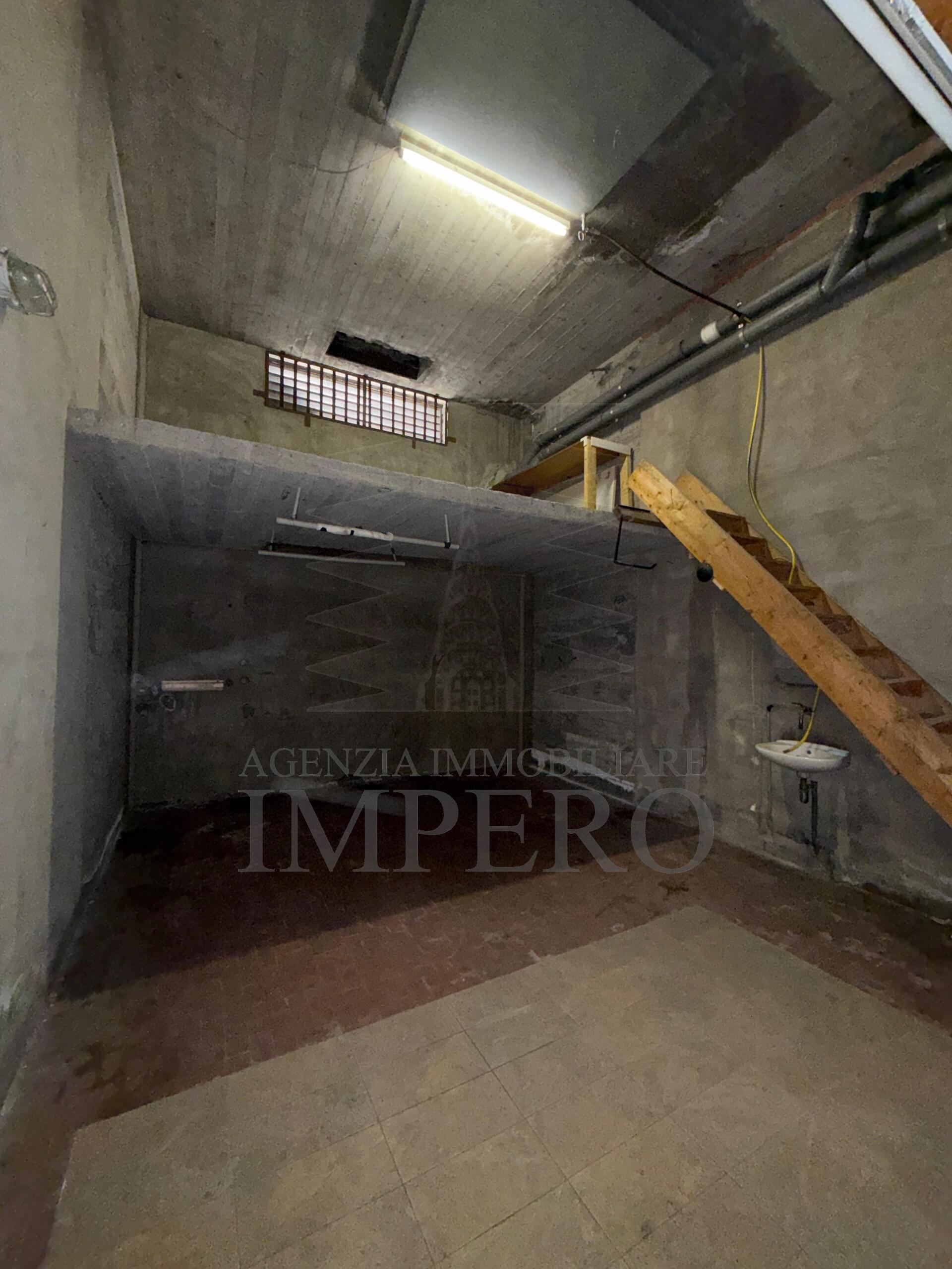 Box/Garage 18mq in vendita in via san secondo 10, Ventimiglia