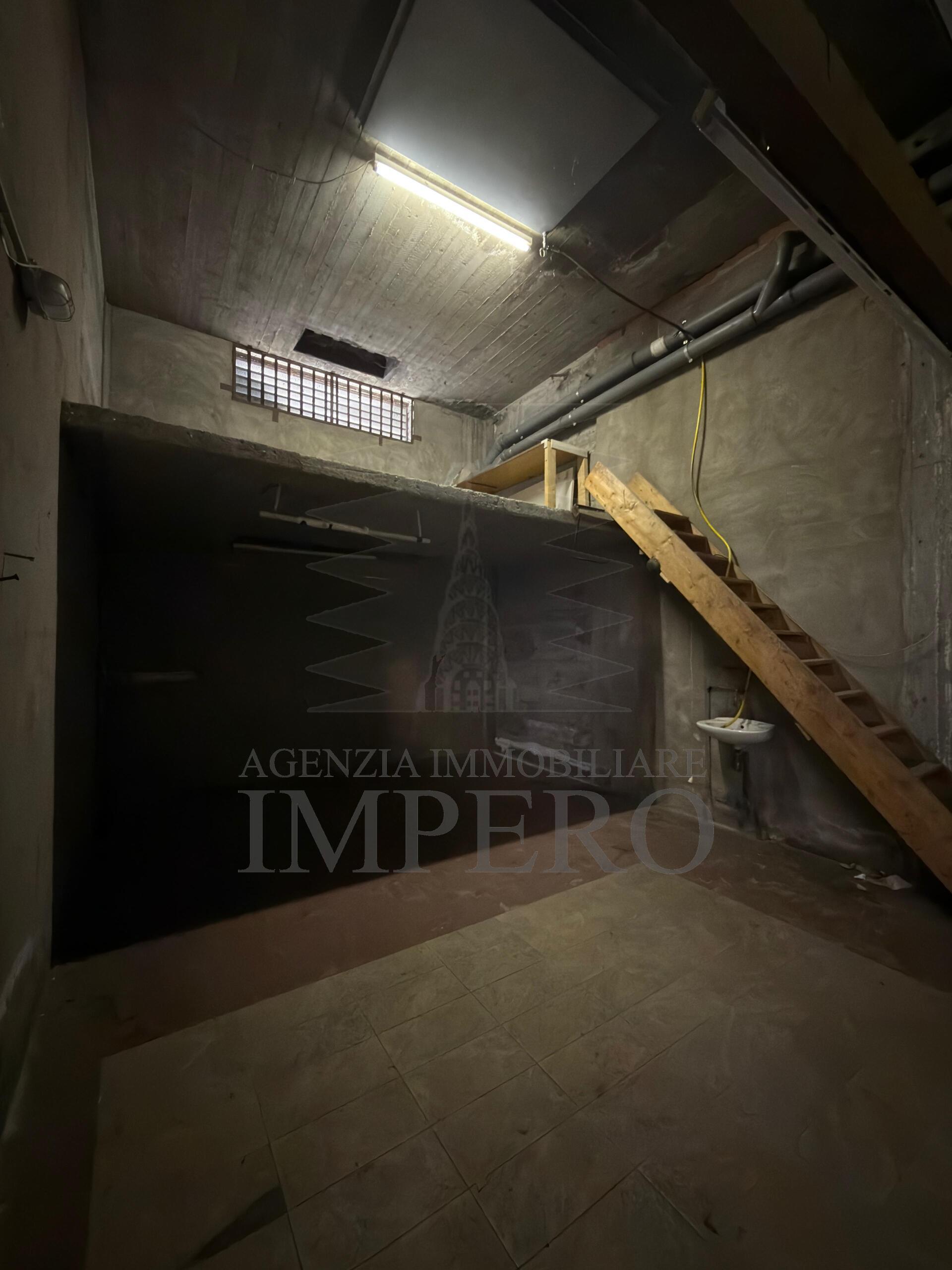 Box/Garage 18mq in vendita in via san secondo 10, Ventimiglia