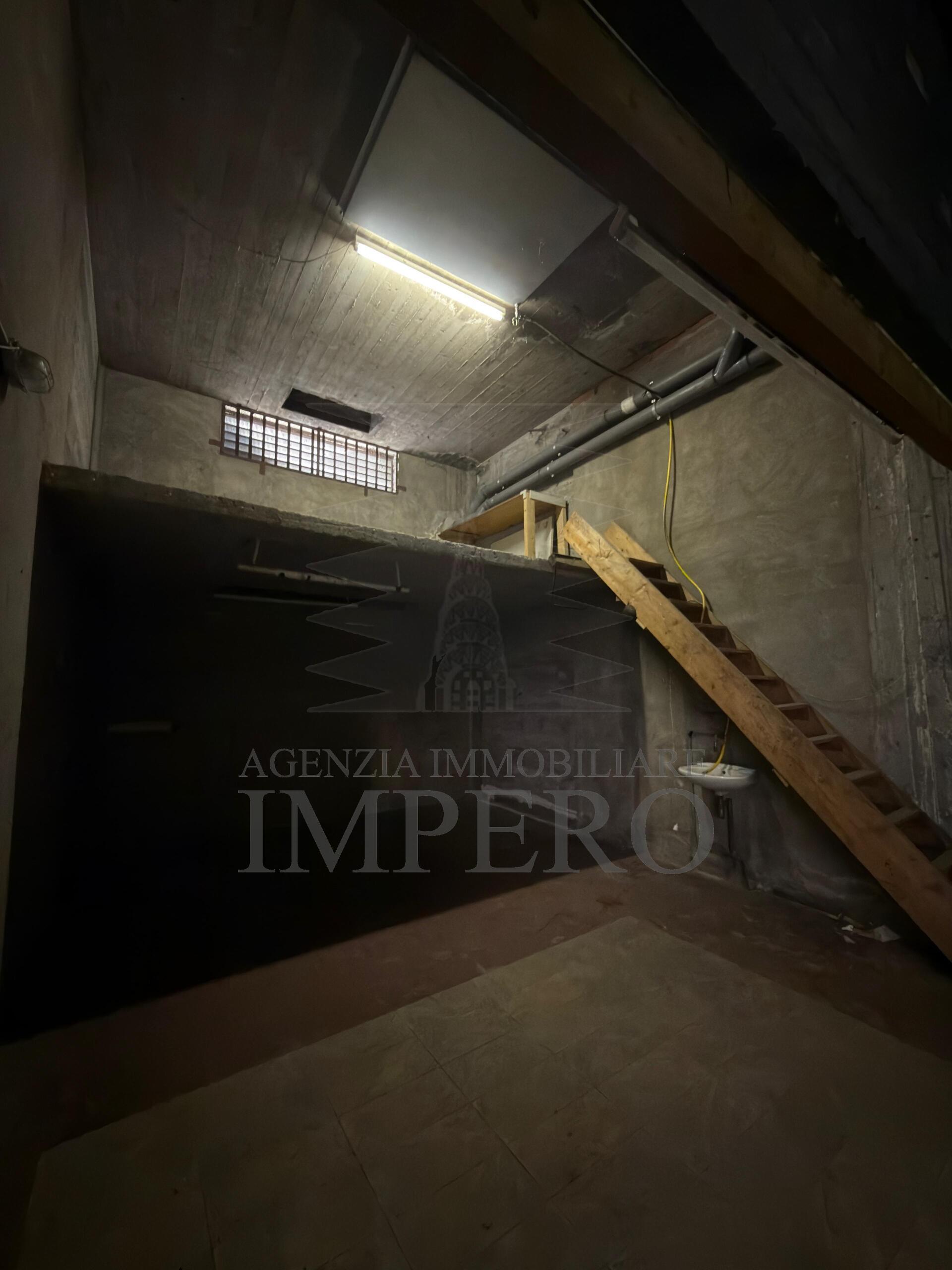 Box/Garage 18mq in vendita in via san secondo 10, Ventimiglia